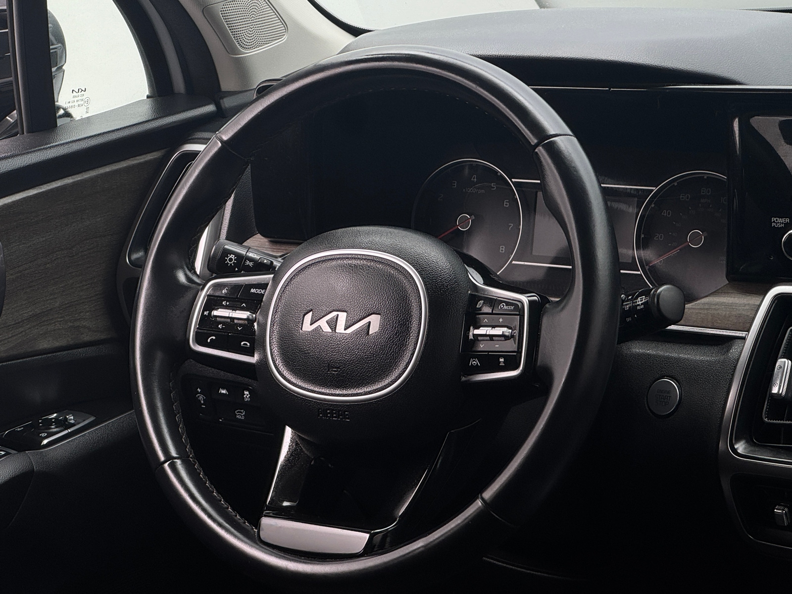 Thumbnail: 2023 Kia Sorento - 4