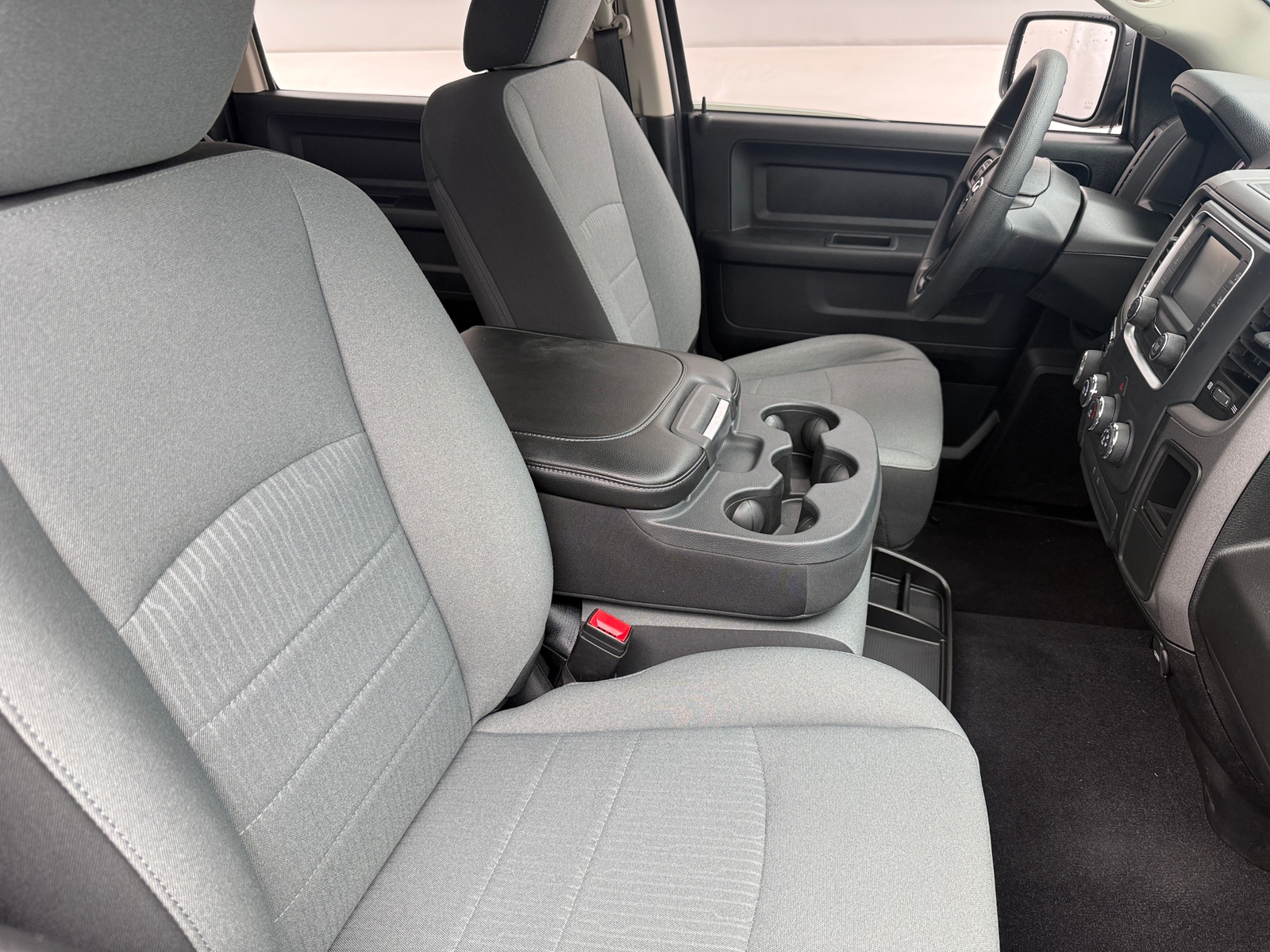 Thumbnail: 2022 RAM 1500 Classic - 2