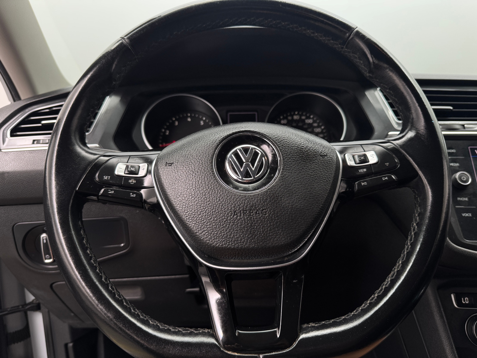 Thumbnail: 2019 Volkswagen Tiguan - 5
