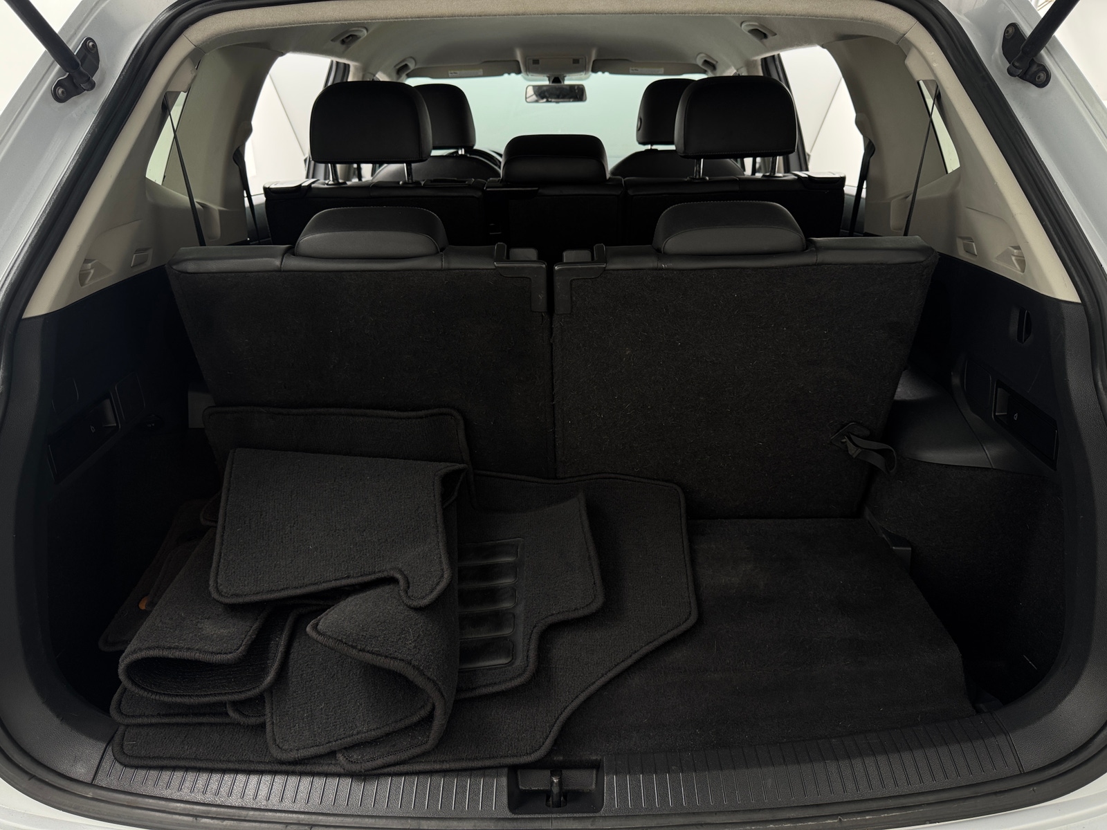 Thumbnail: 2019 Volkswagen Tiguan - 7