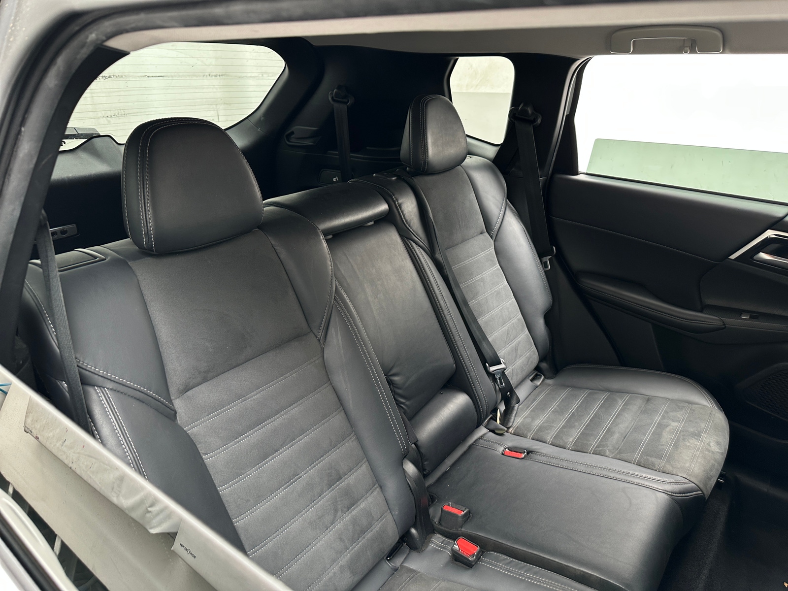 Thumbnail: 2022 Mitsubishi Outlander - 5