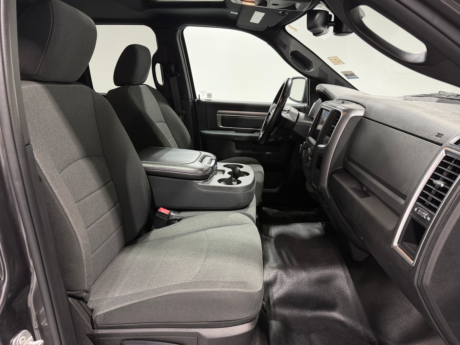 Thumbnail: 2021 RAM 1500 Classic - 2