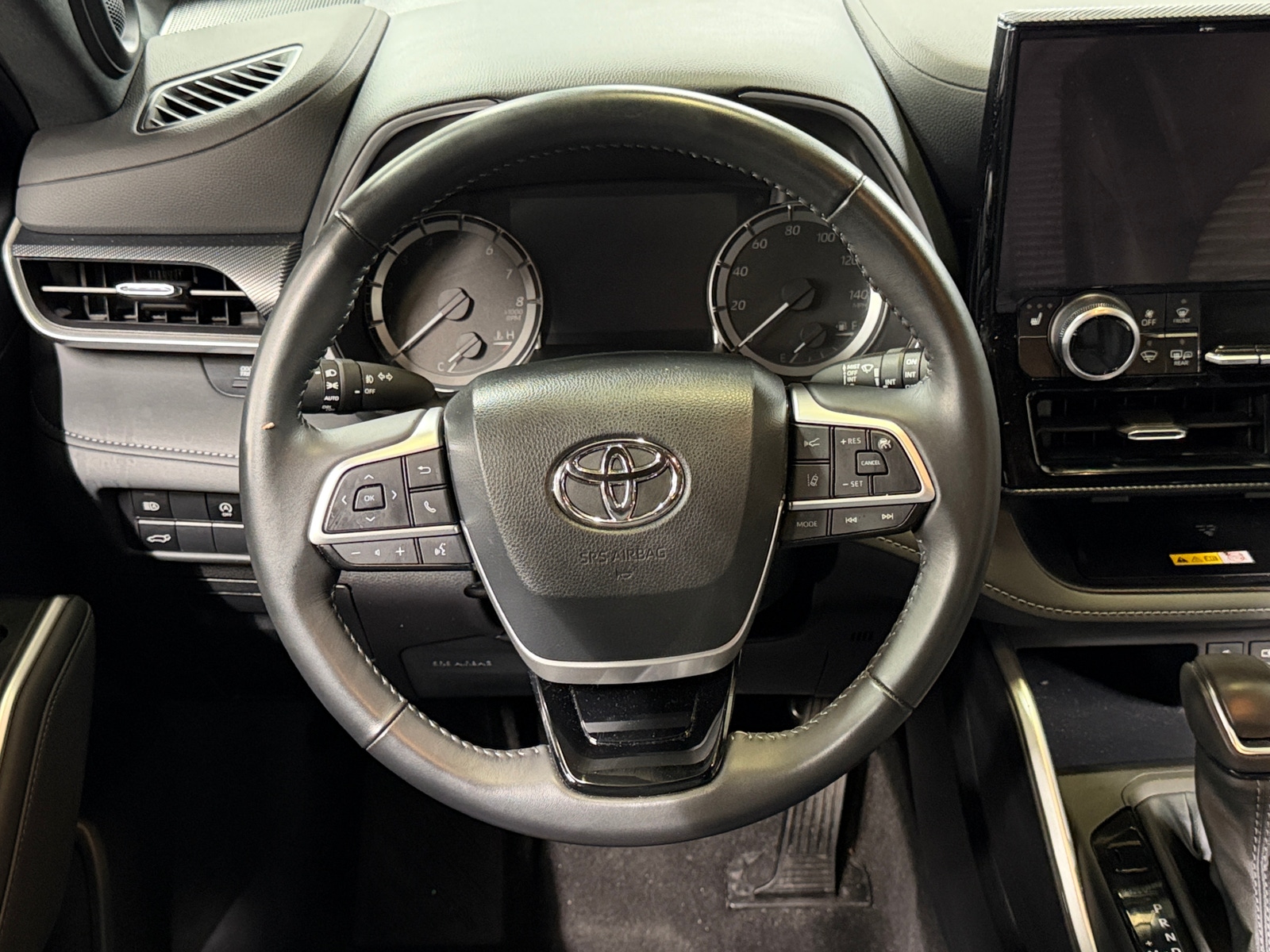 Thumbnail: 2023 Toyota Highlander - 5