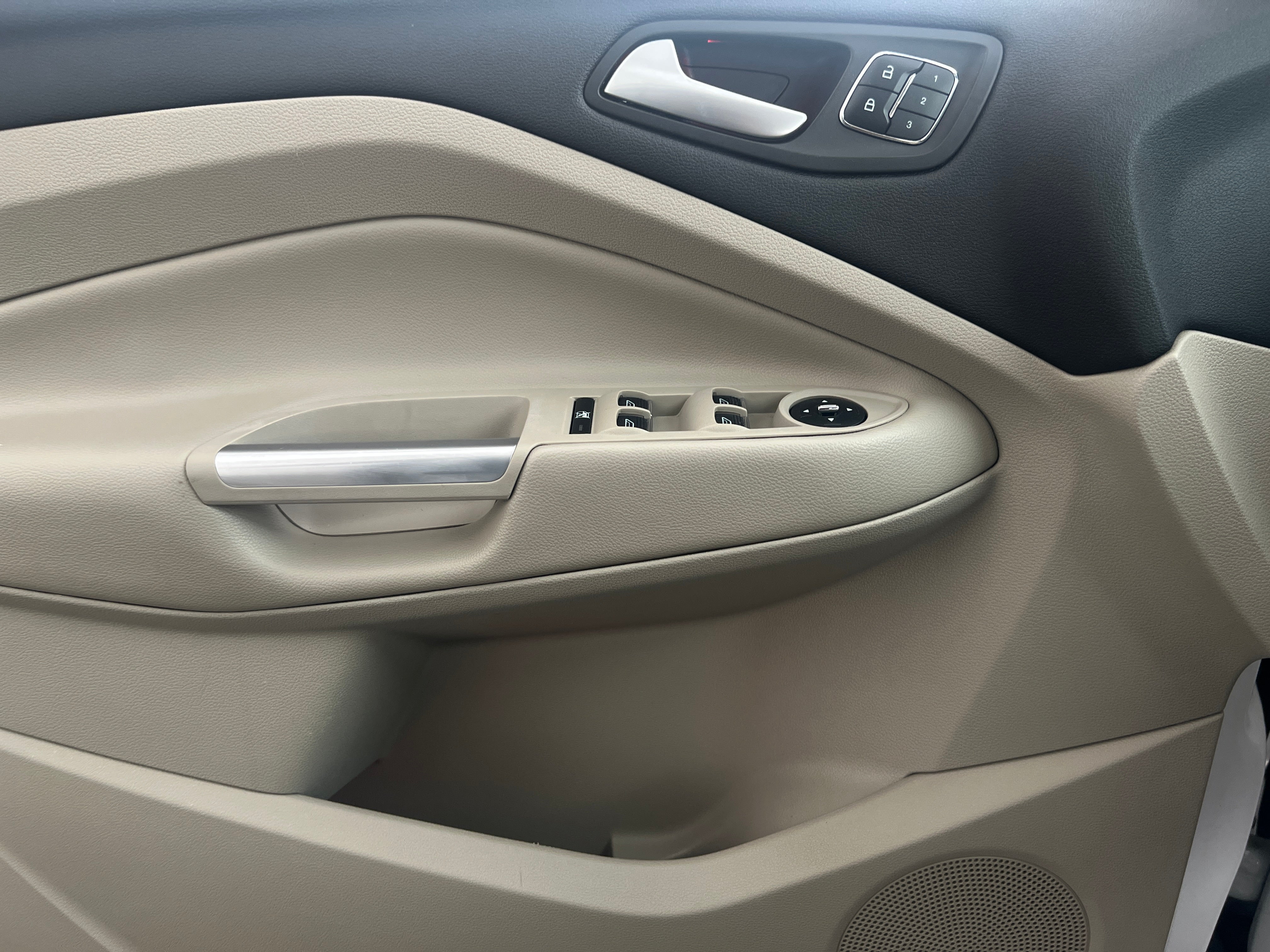 2015 Ford Escape Titanium - Photo 10