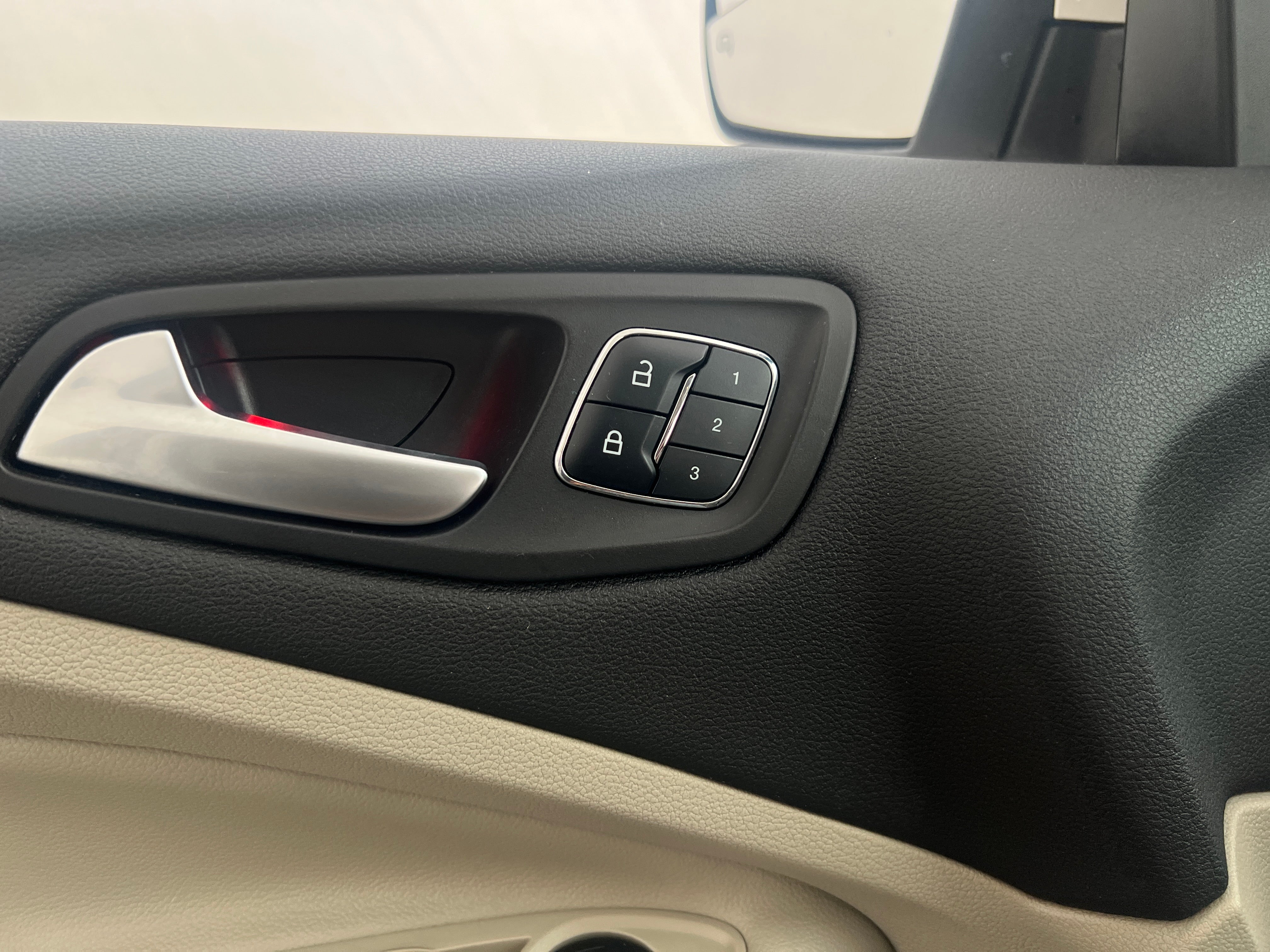 2015 Ford Escape Titanium - Photo 11