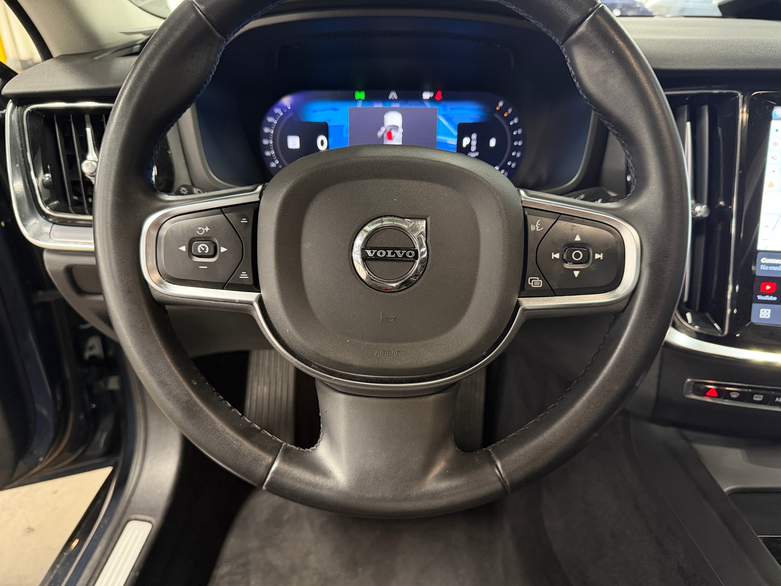 Thumbnail: 2024 Volvo S60 - 4