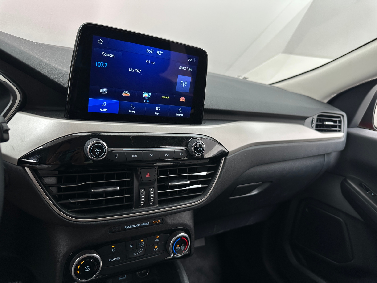 Thumbnail: 2021 Ford Escape - 4