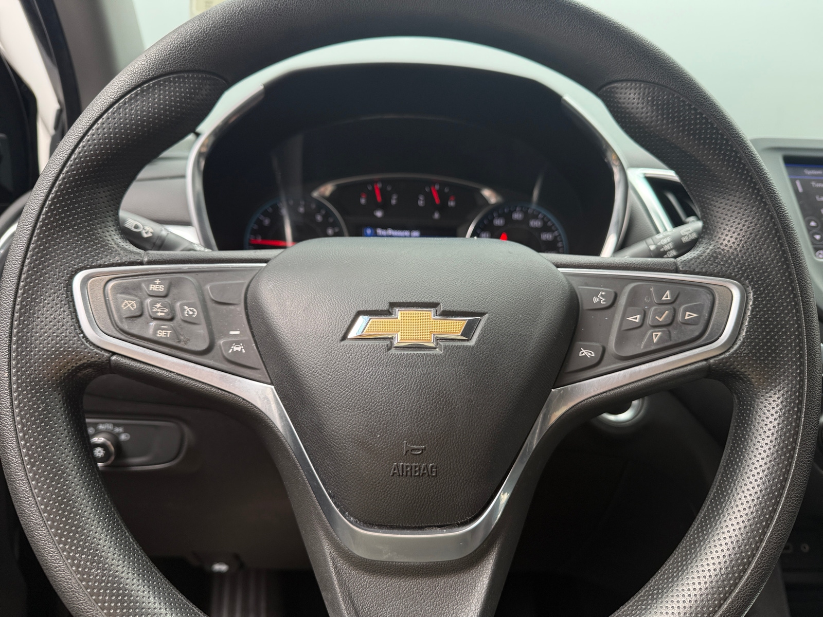 Thumbnail: 2023 Chevrolet Equinox - 5