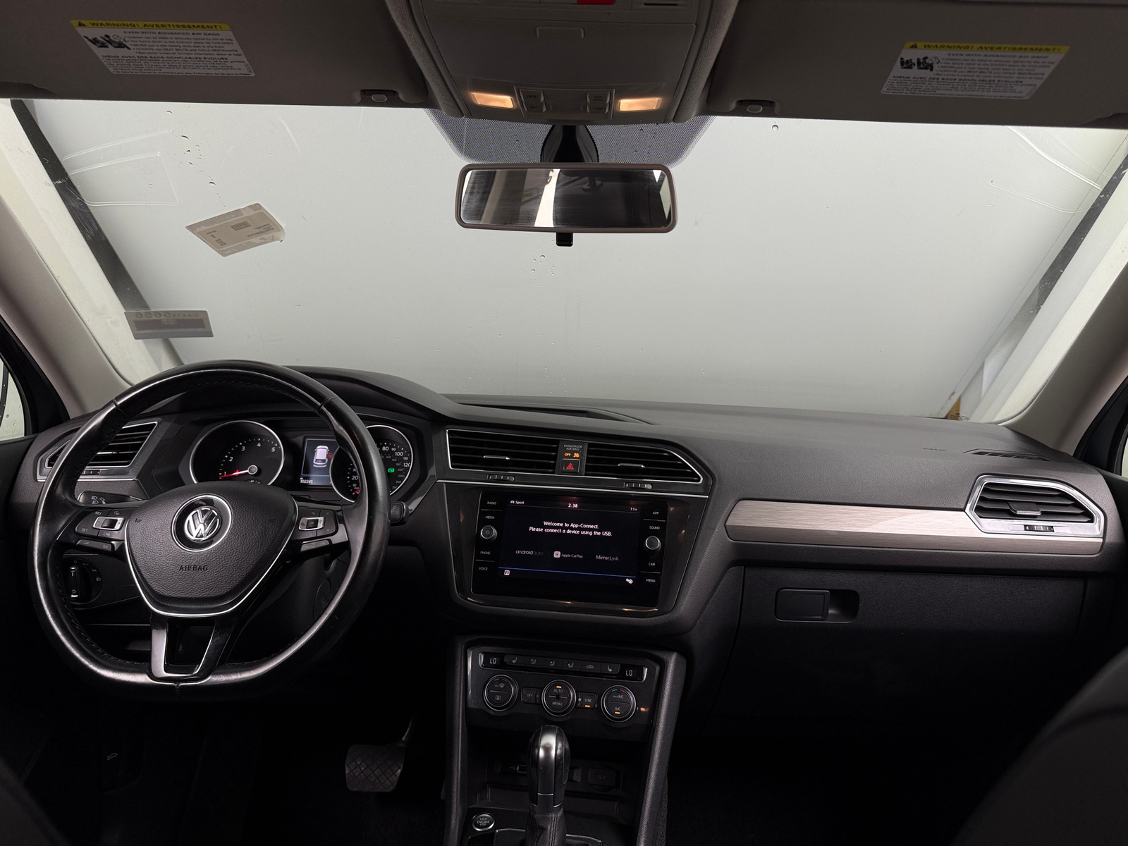 Thumbnail: 2018 Volkswagen Tiguan - 3