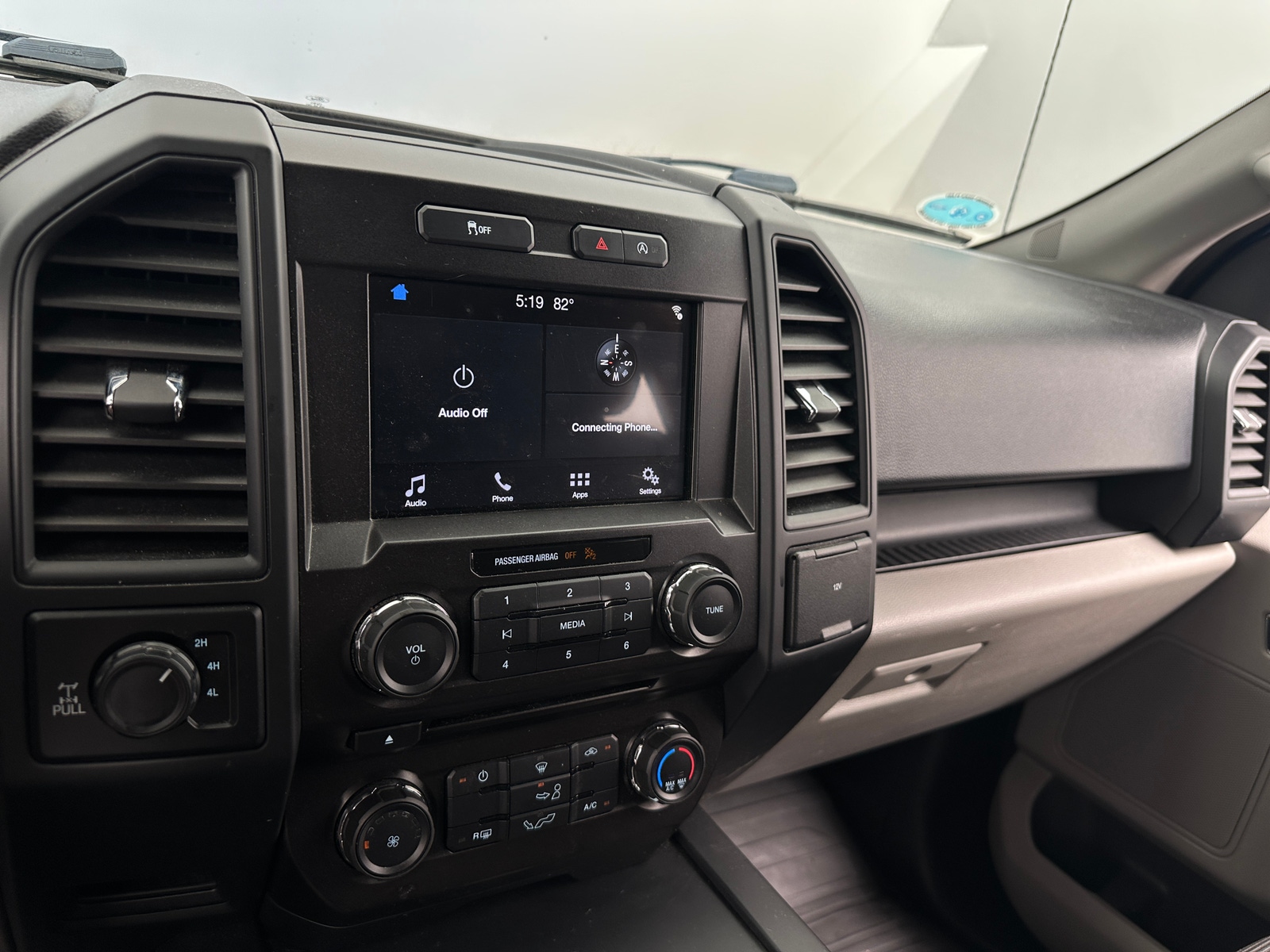 Thumbnail: 2018 Ford Econoline - 4