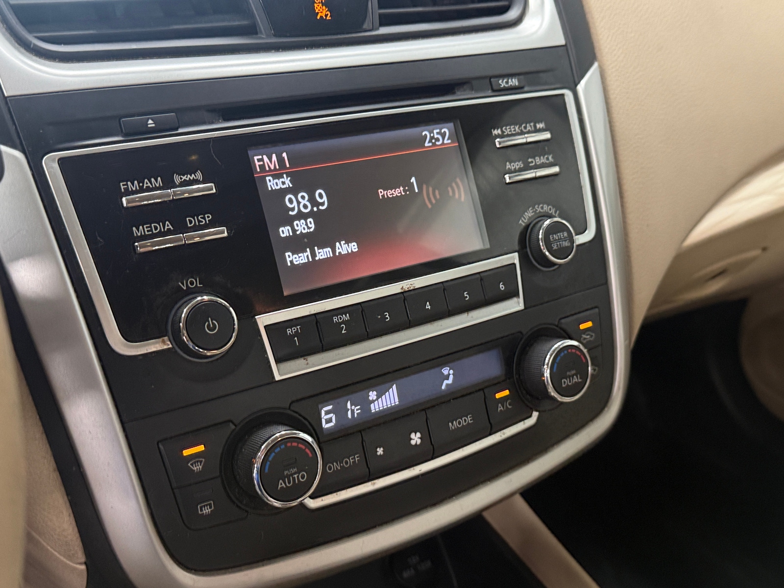 Thumbnail: 2016 Nissan Altima - 3