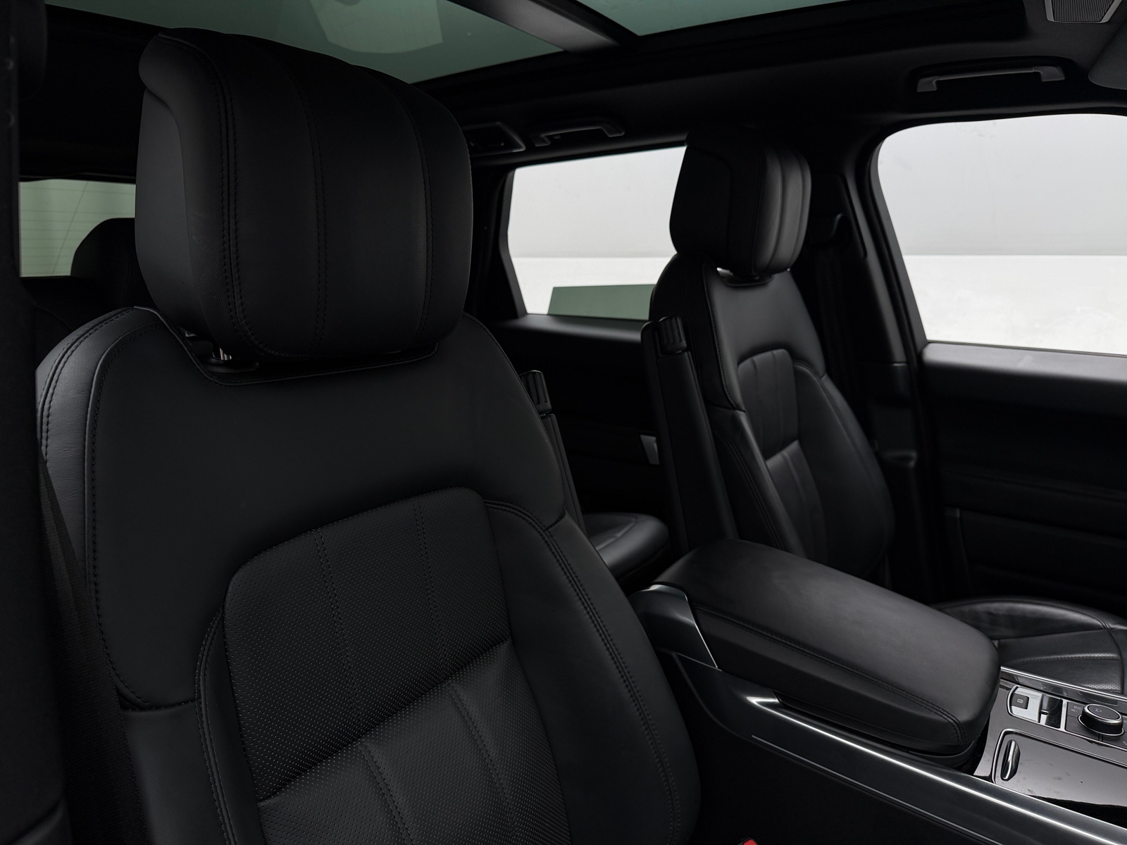 Thumbnail: 2021 Land Rover Range Rover Sport - 2