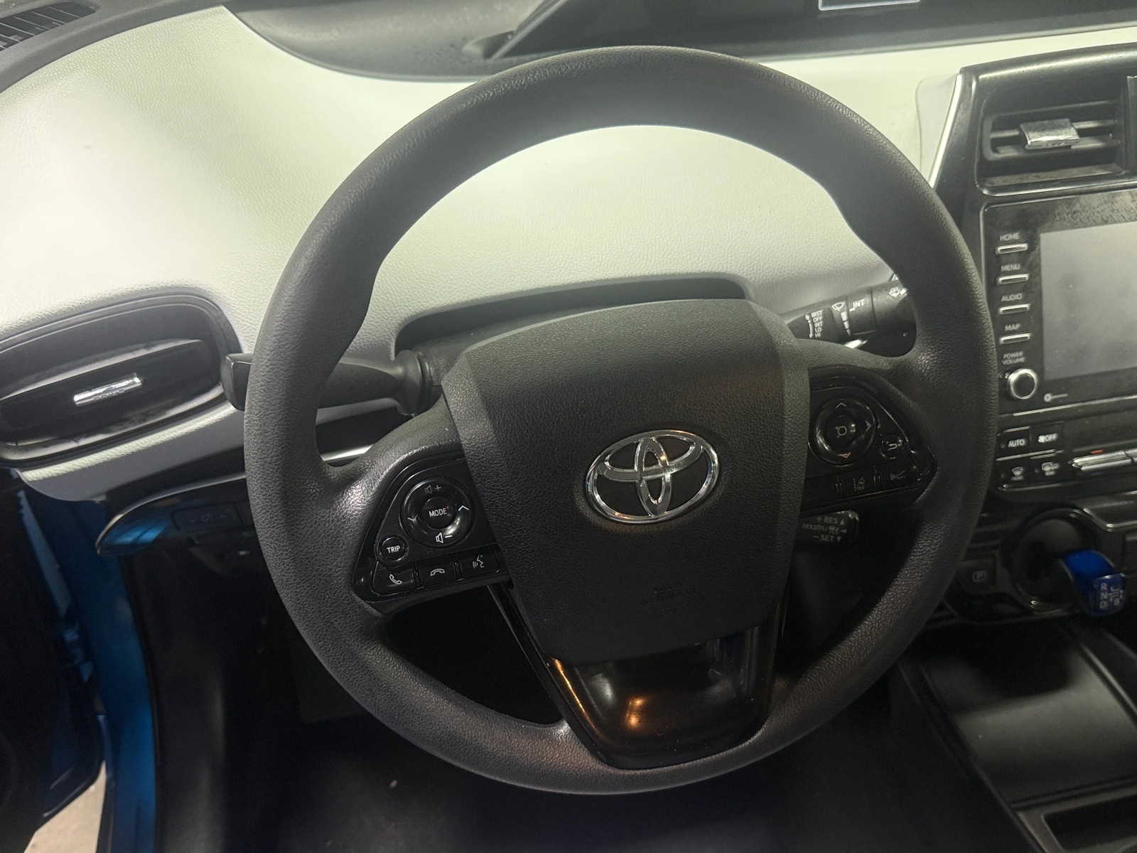 Thumbnail: 2022 Toyota Prius - 5