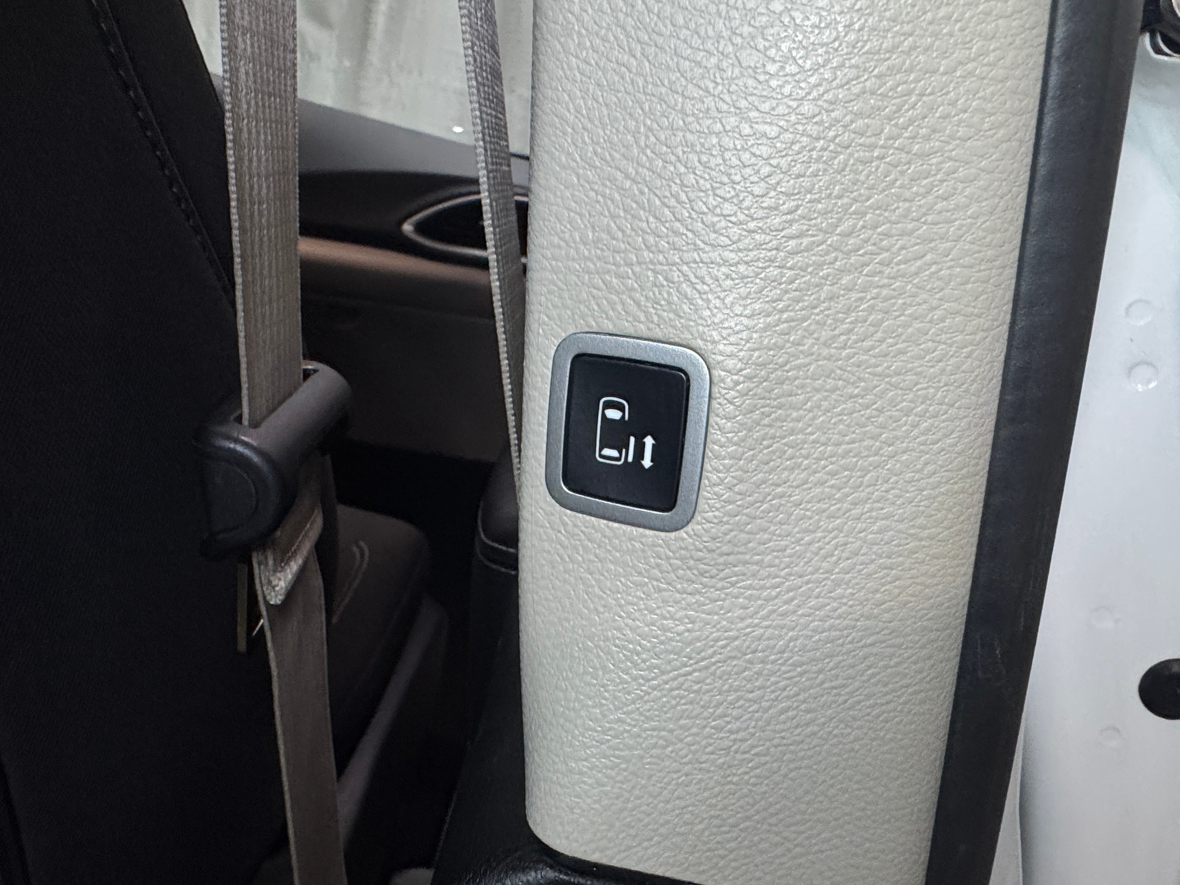 2024 Chrysler Voyager