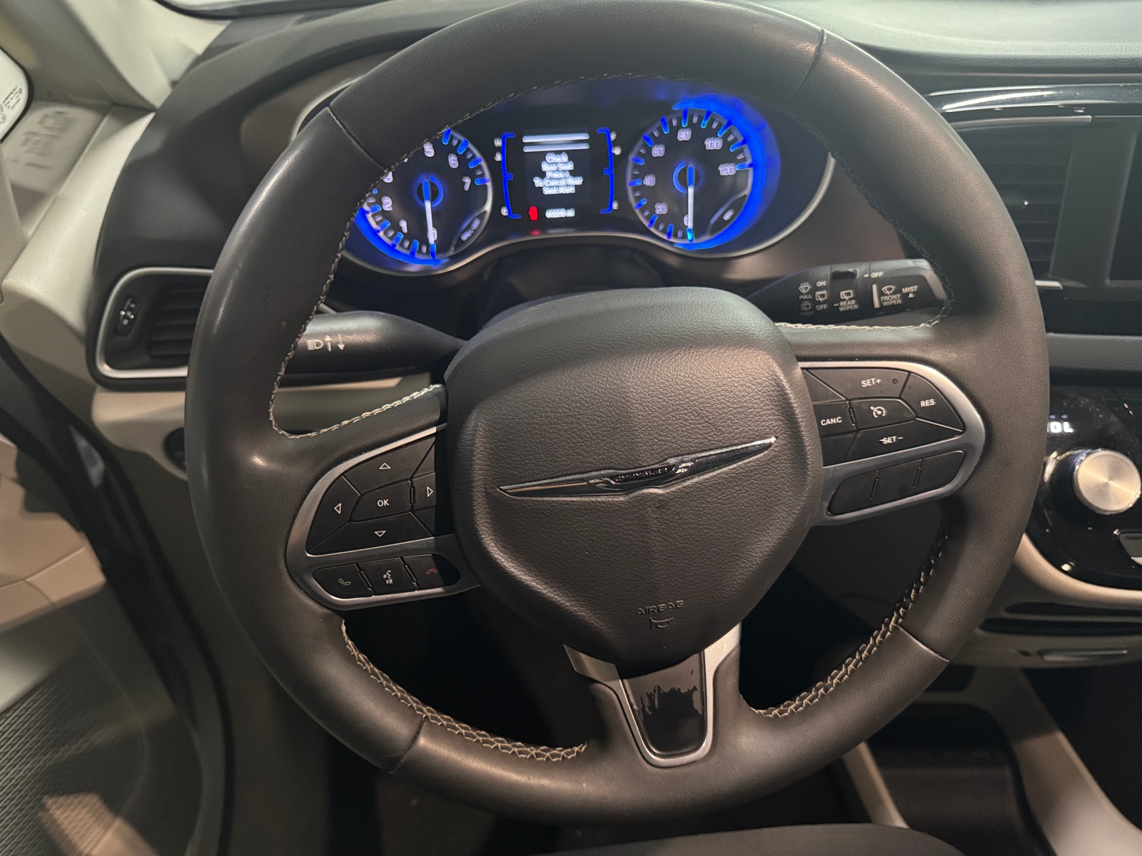 Thumbnail: 2024 Chrysler Voyager - 5