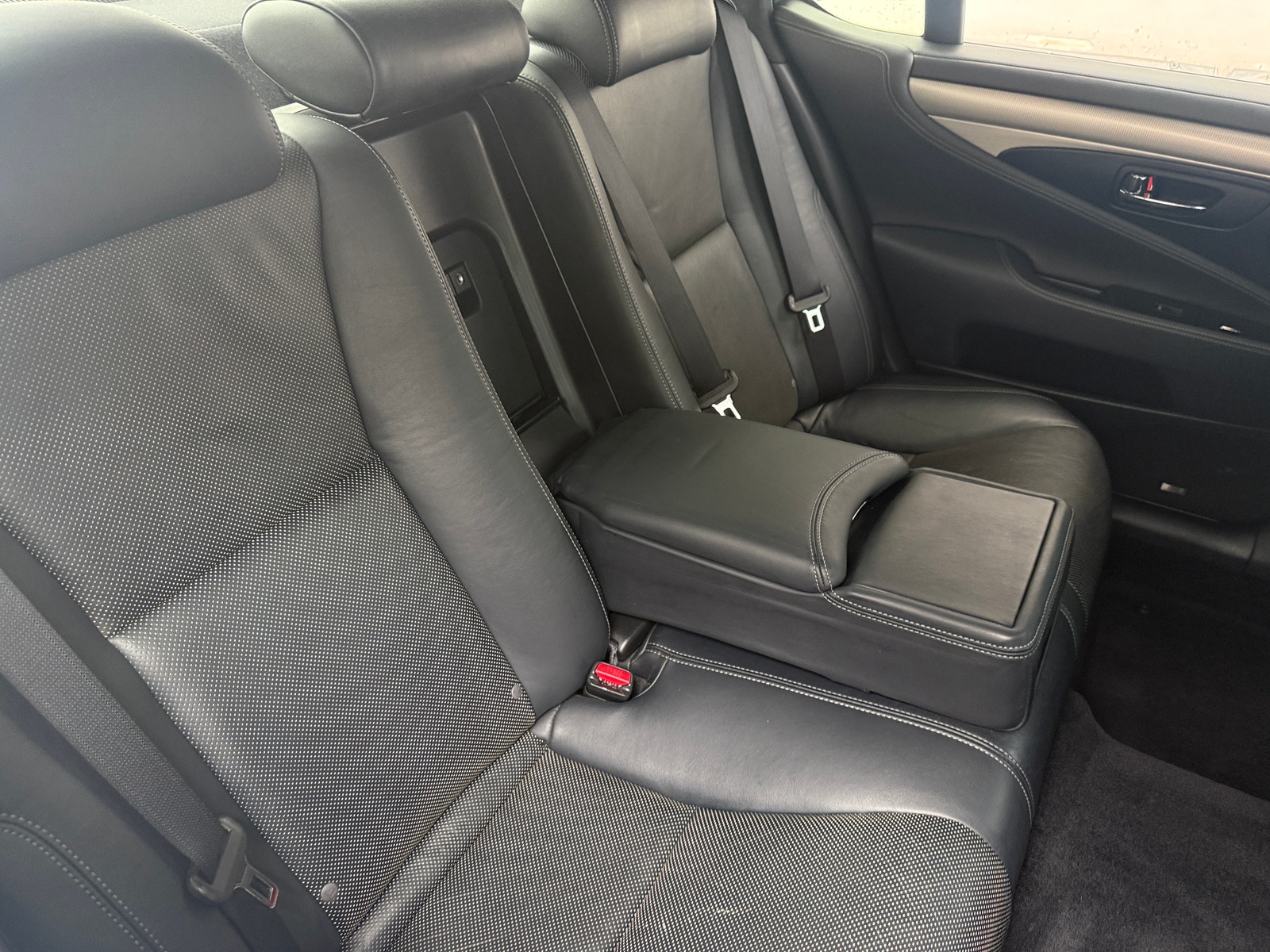 Thumbnail: 2014 Lexus LS - 6