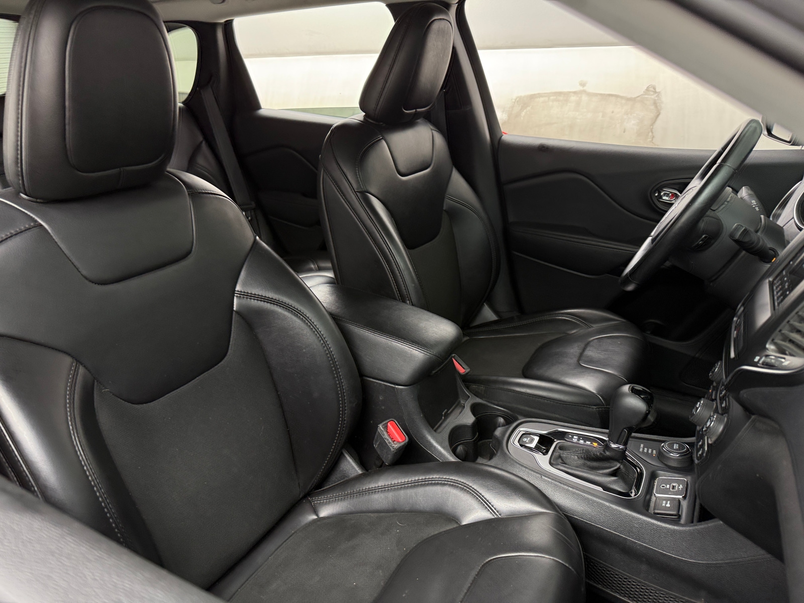 Thumbnail: 2019 Jeep Cherokee - 2