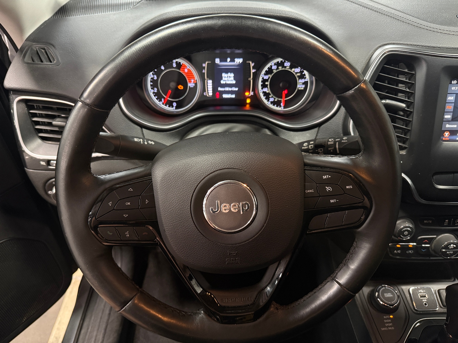 Thumbnail: 2019 Jeep Cherokee - 5