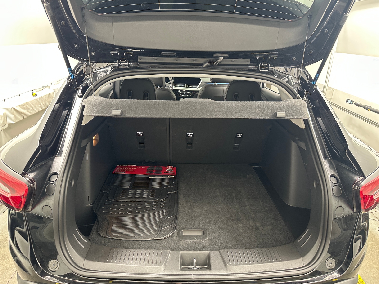 Thumbnail: 2026 Chevrolet Trax - 6