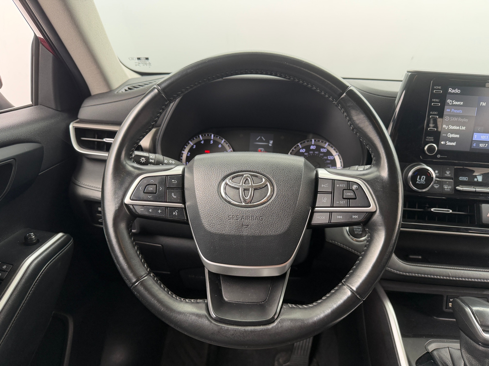Thumbnail: 2022 Toyota Highlander - 5
