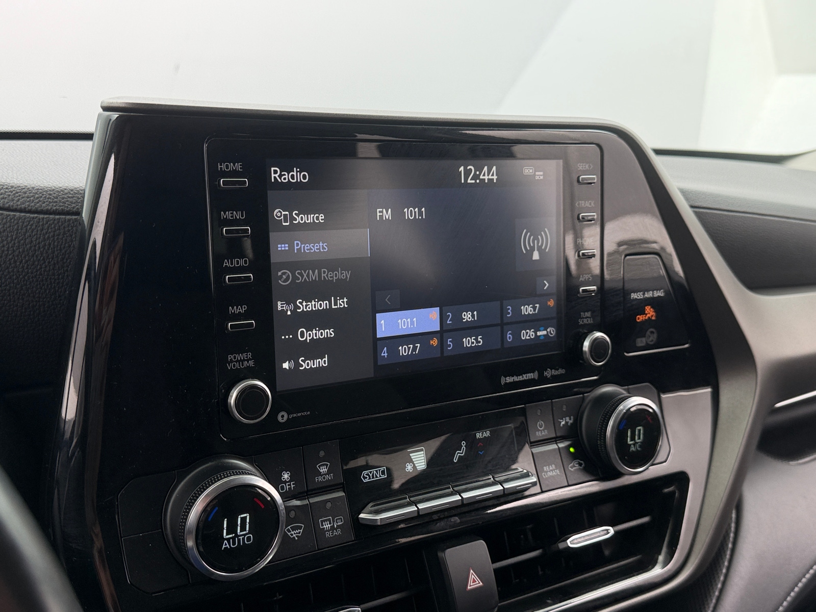 Thumbnail: 2022 Toyota Highlander - 4