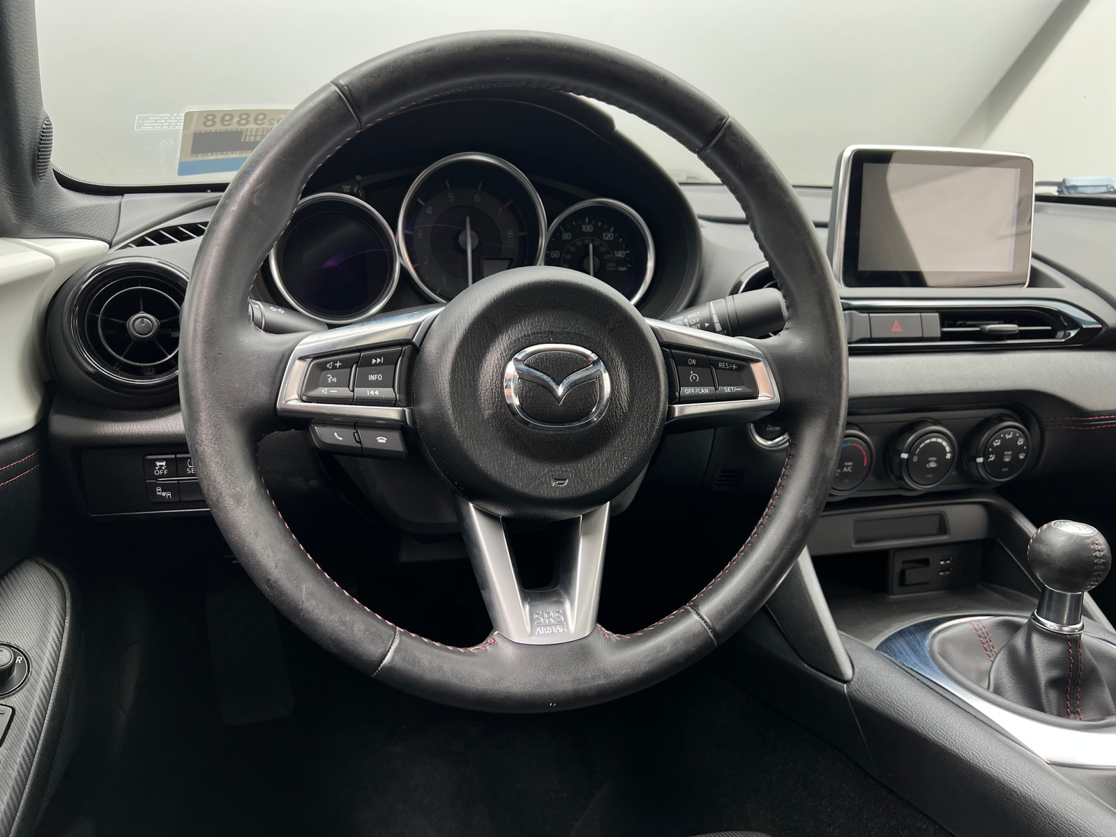 Thumbnail: 2017 Mazda MX-5 Miata - 4