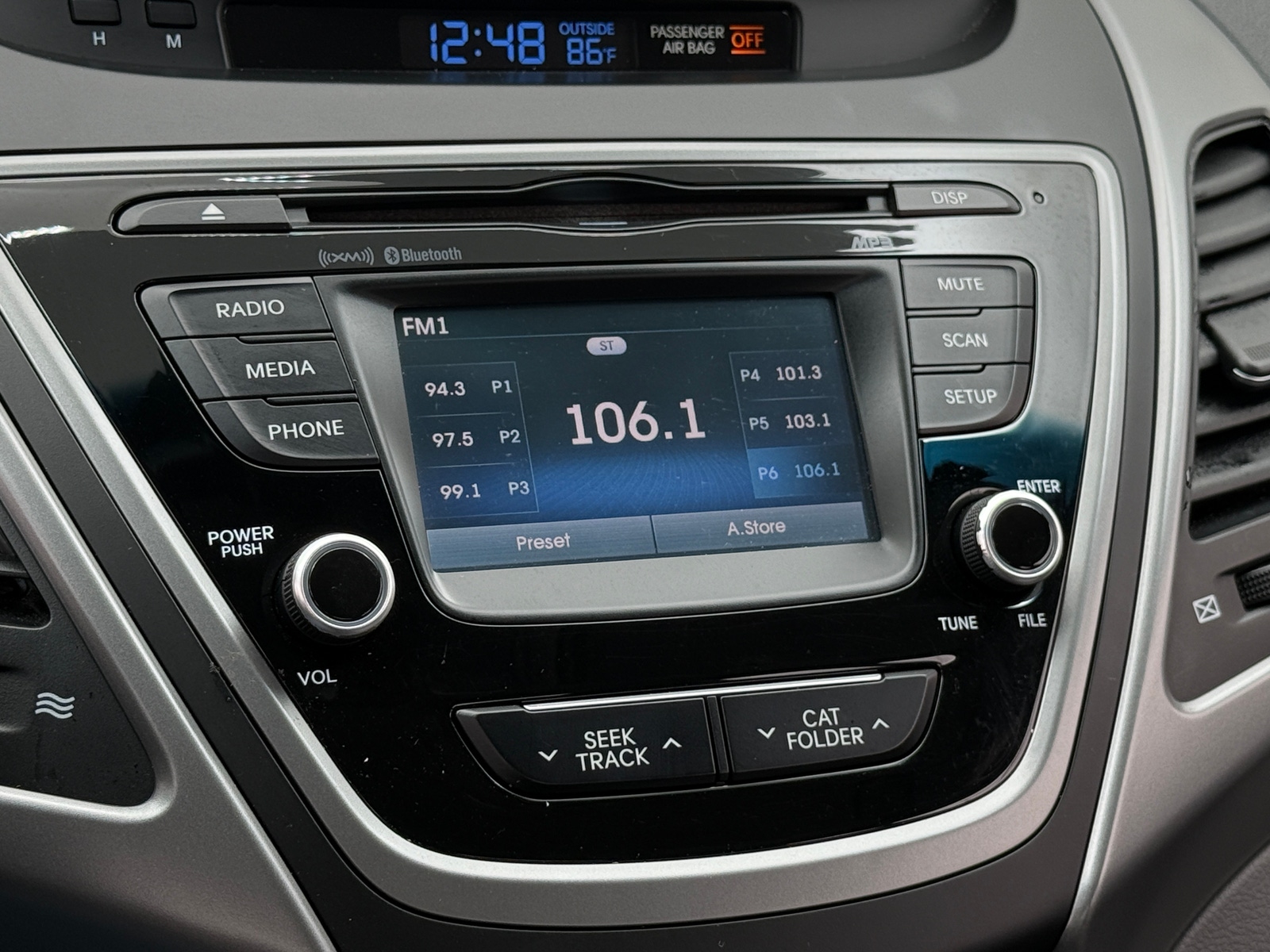 Thumbnail: 2015 Hyundai Elantra - 3