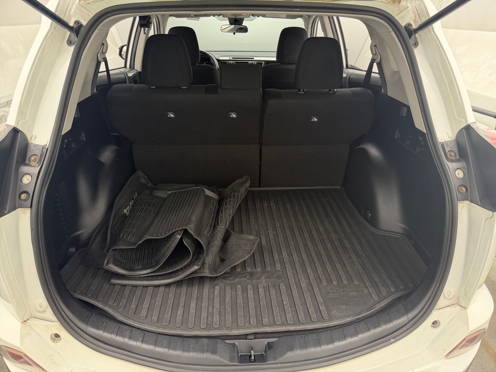 Thumbnail: 2018 Toyota RAV4 - 7