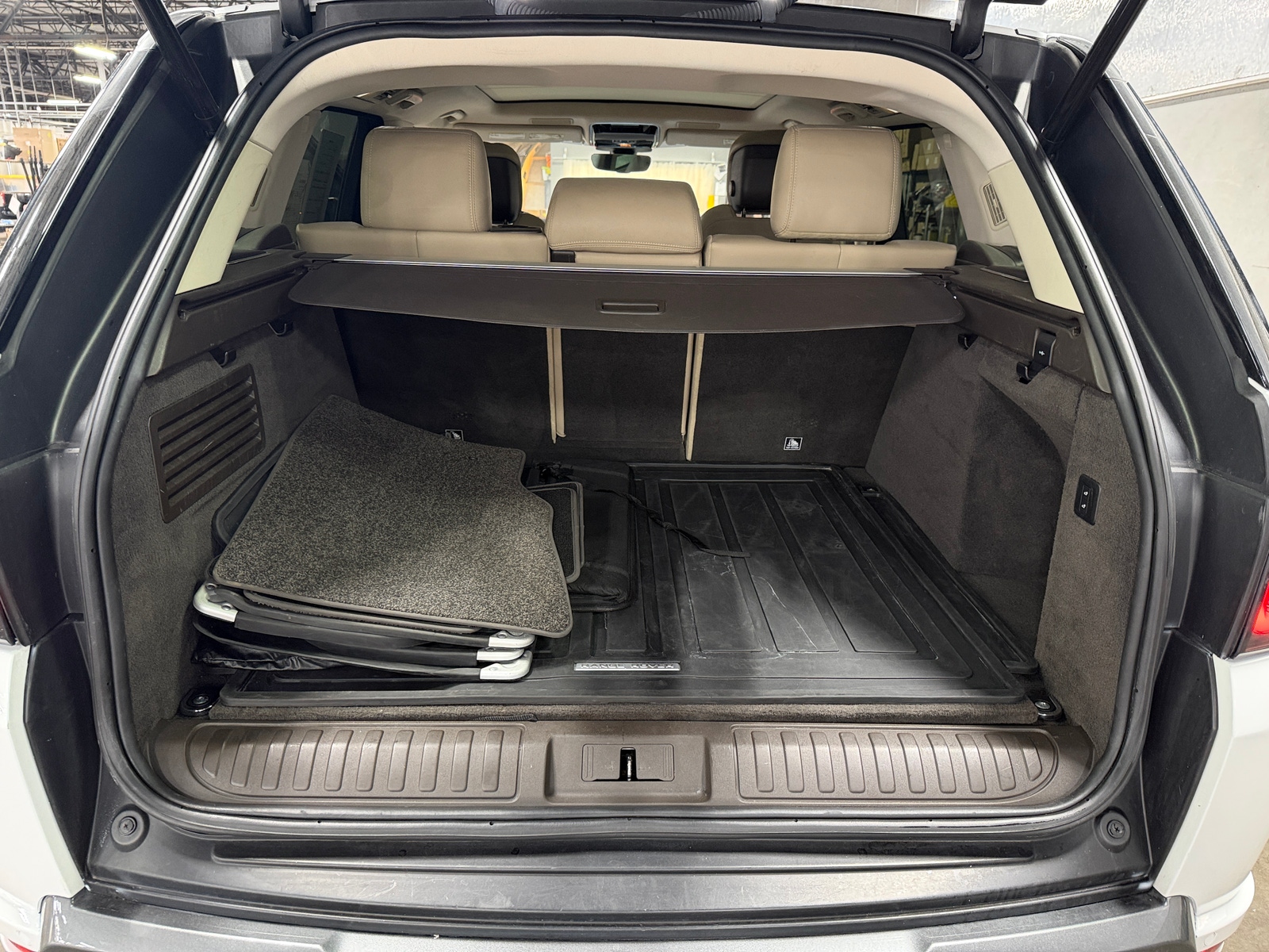 Thumbnail: 2019 Land Rover Range Rover Sport - 7