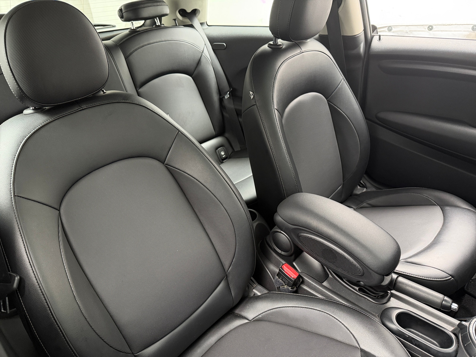 Thumbnail: 2014 MINI Cooper Hardtop - 2