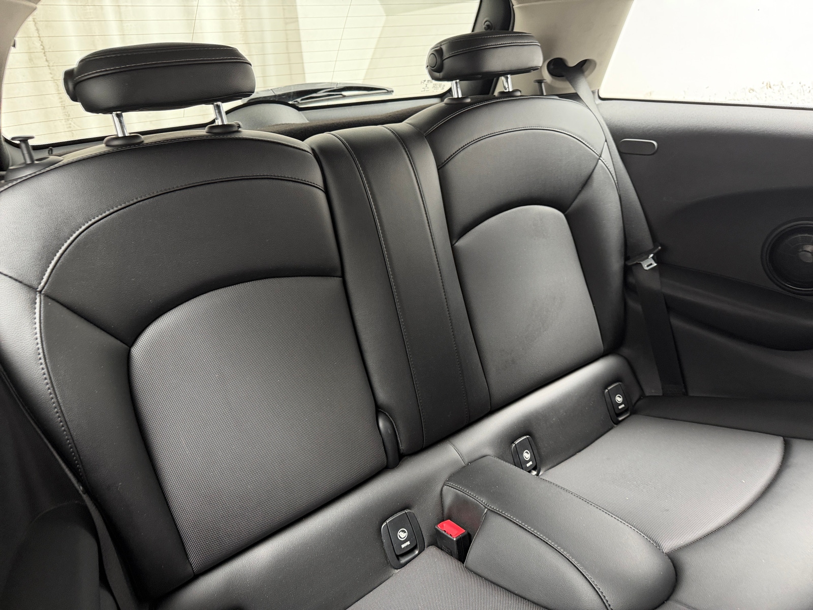 Thumbnail: 2014 MINI Cooper Hardtop - 6