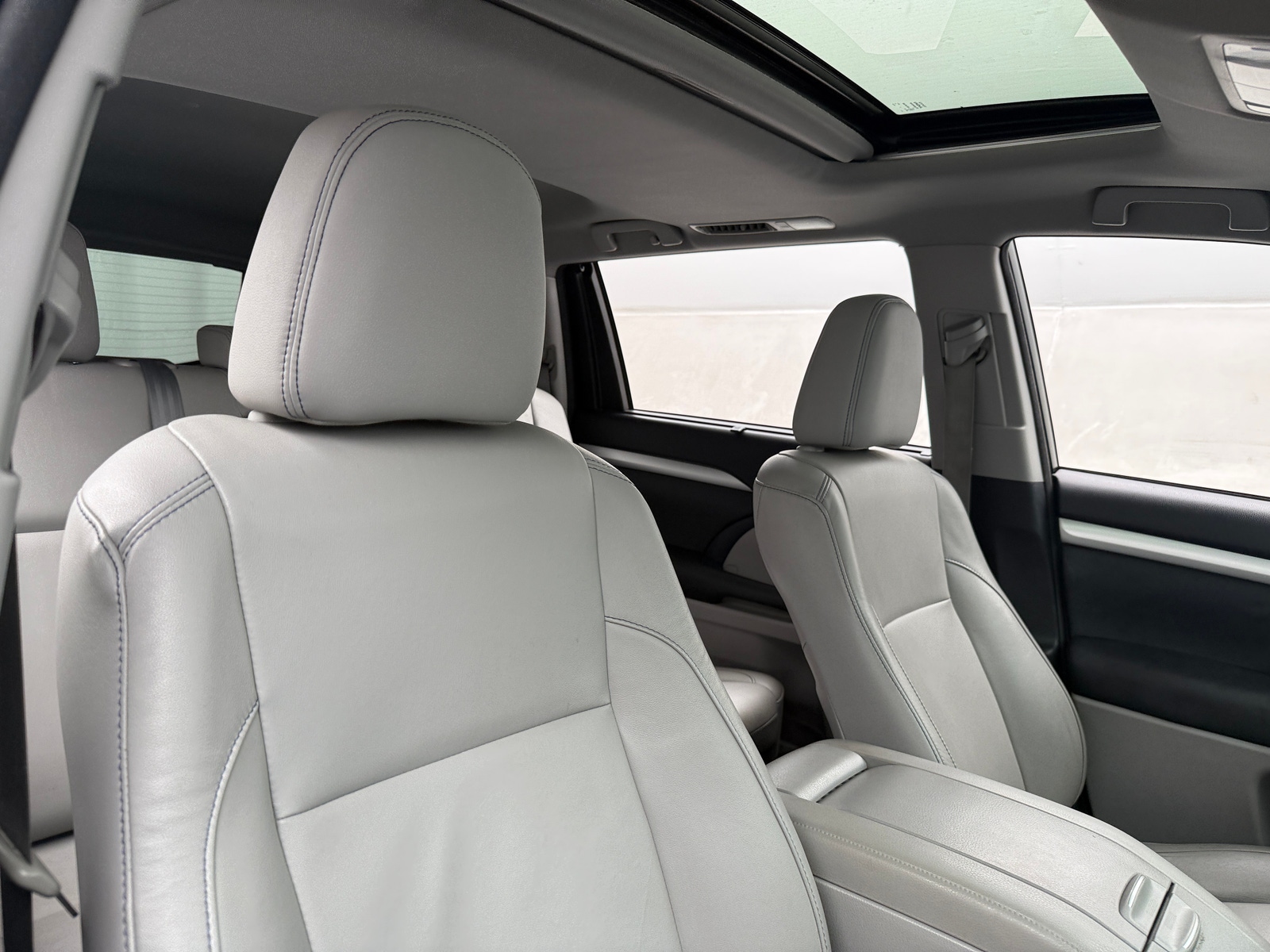 Thumbnail: 2015 Toyota Highlander - 2
