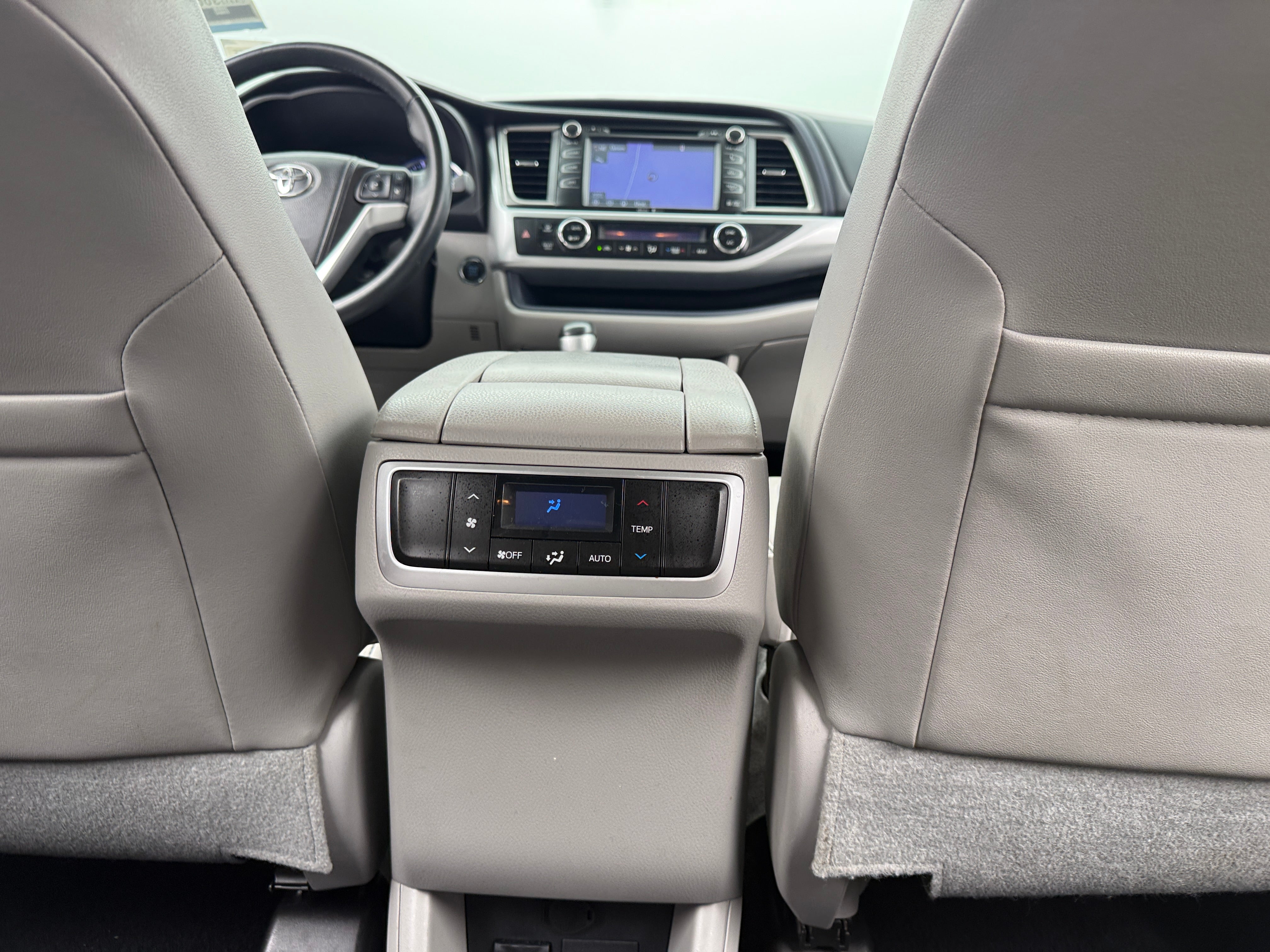 2015 Toyota Highlander XLE - Photo 6