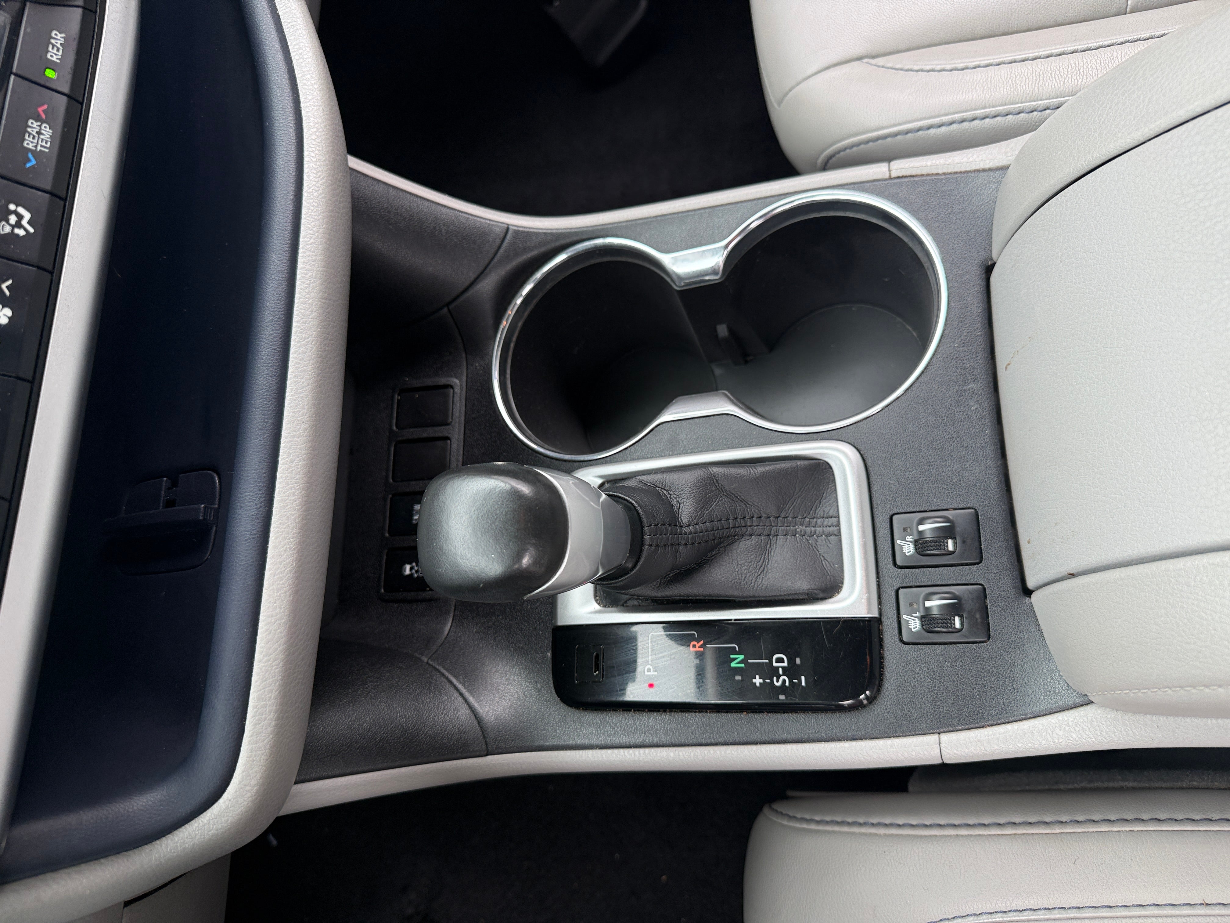 2015 Toyota Highlander XLE - Photo 7