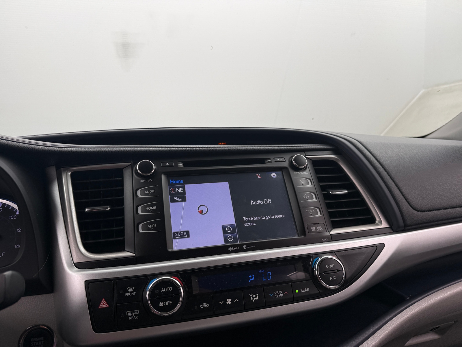 Thumbnail: 2015 Toyota Highlander - 4
