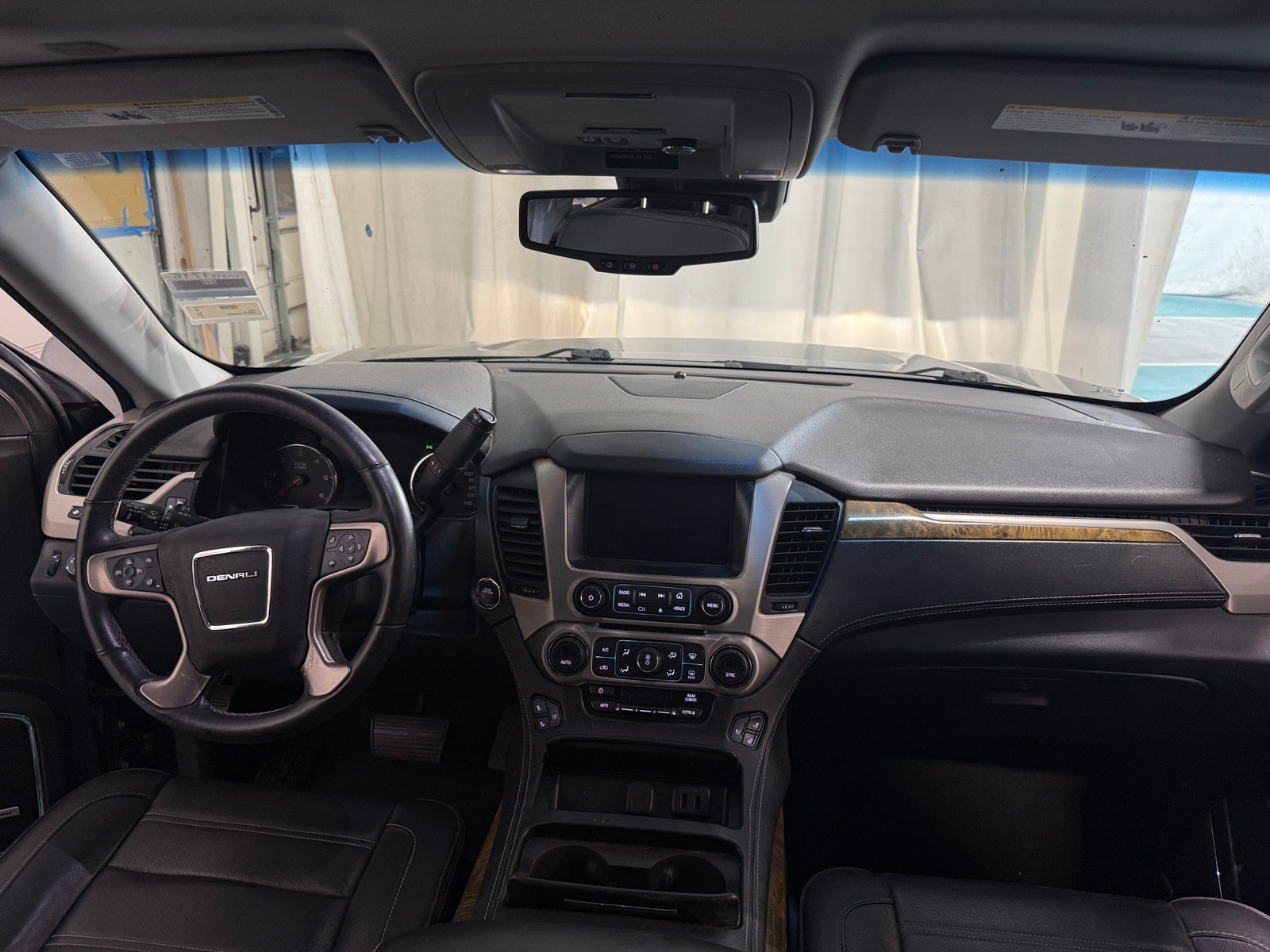 Thumbnail: 2017 GMC Yukon XL - 2