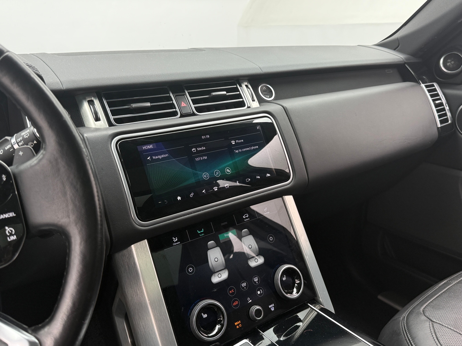 Thumbnail: 2019 Land Rover Range Rover - 3