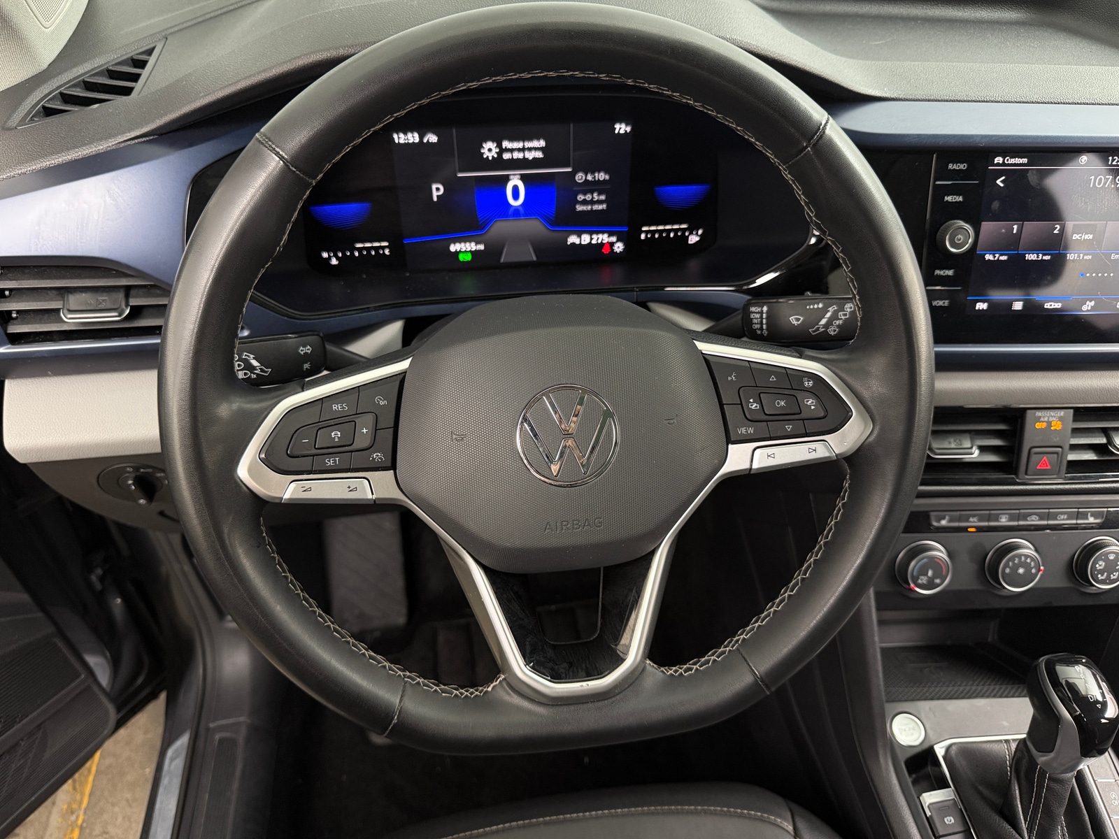 Thumbnail: 2022 Volkswagen Taos - 4