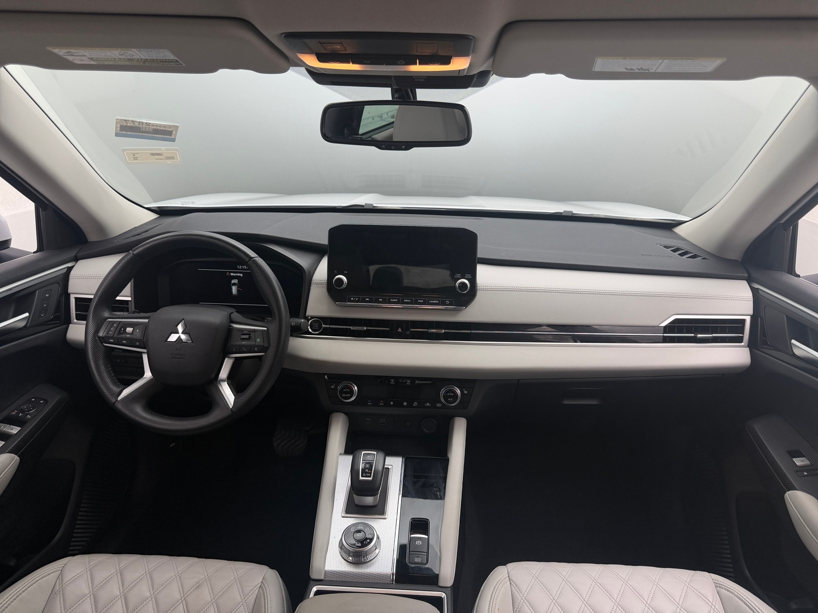 Thumbnail: 2023 Mitsubishi Outlander - 2