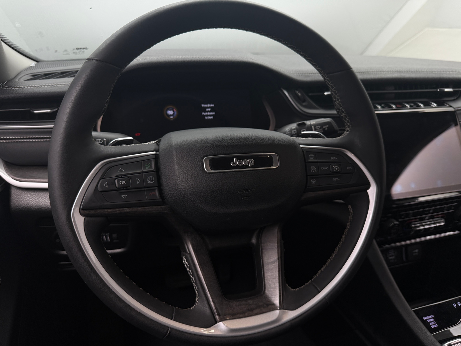 Thumbnail: 2023 Jeep Grand Cherokee L - 4