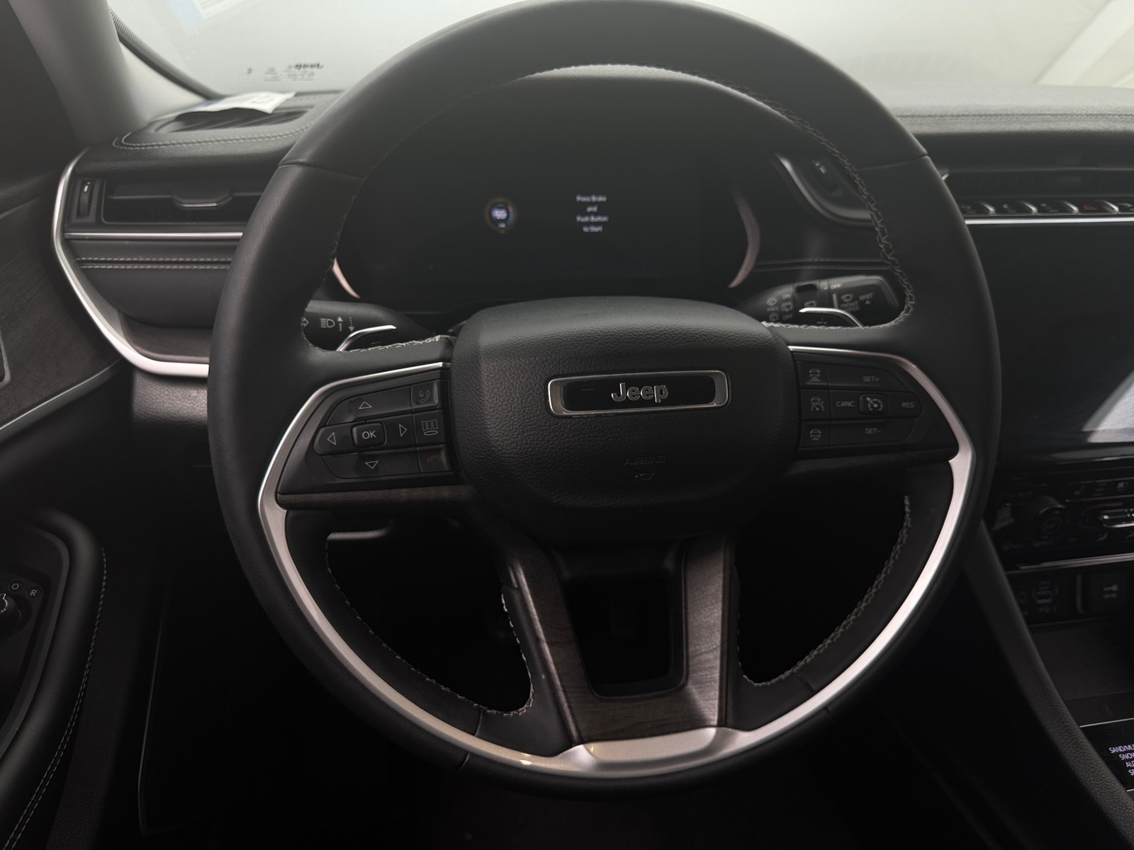 Thumbnail: 2023 Jeep Grand Cherokee L - 4