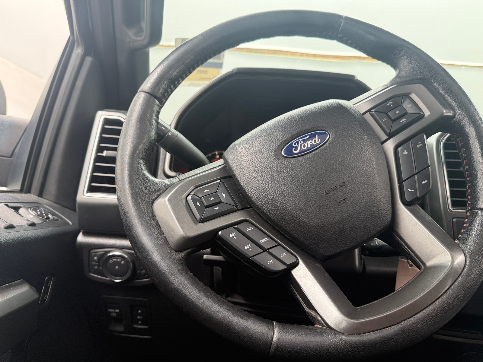 Thumbnail: 2018 Ford Econoline - 5