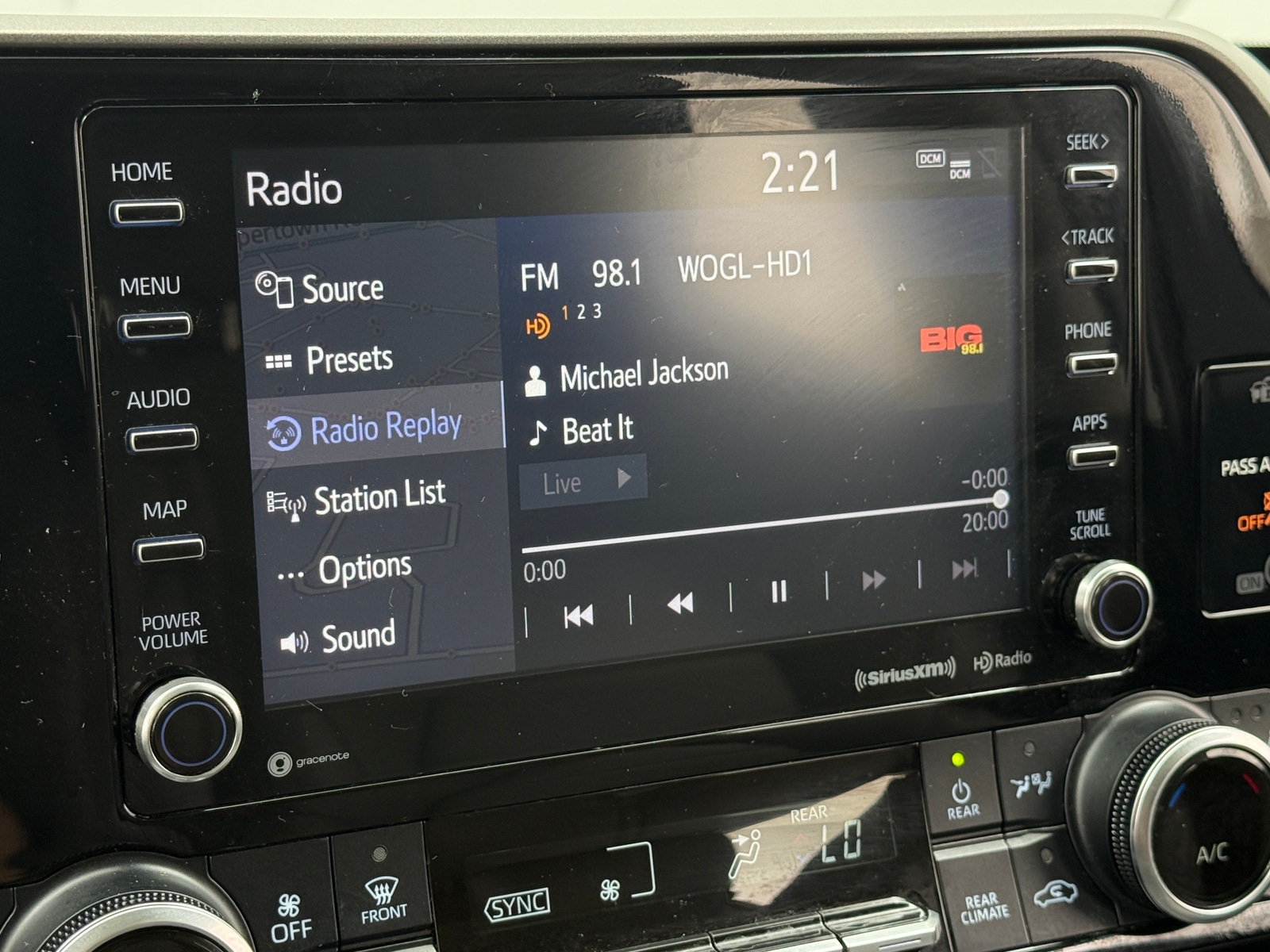 Thumbnail: 2021 Toyota Highlander - 3