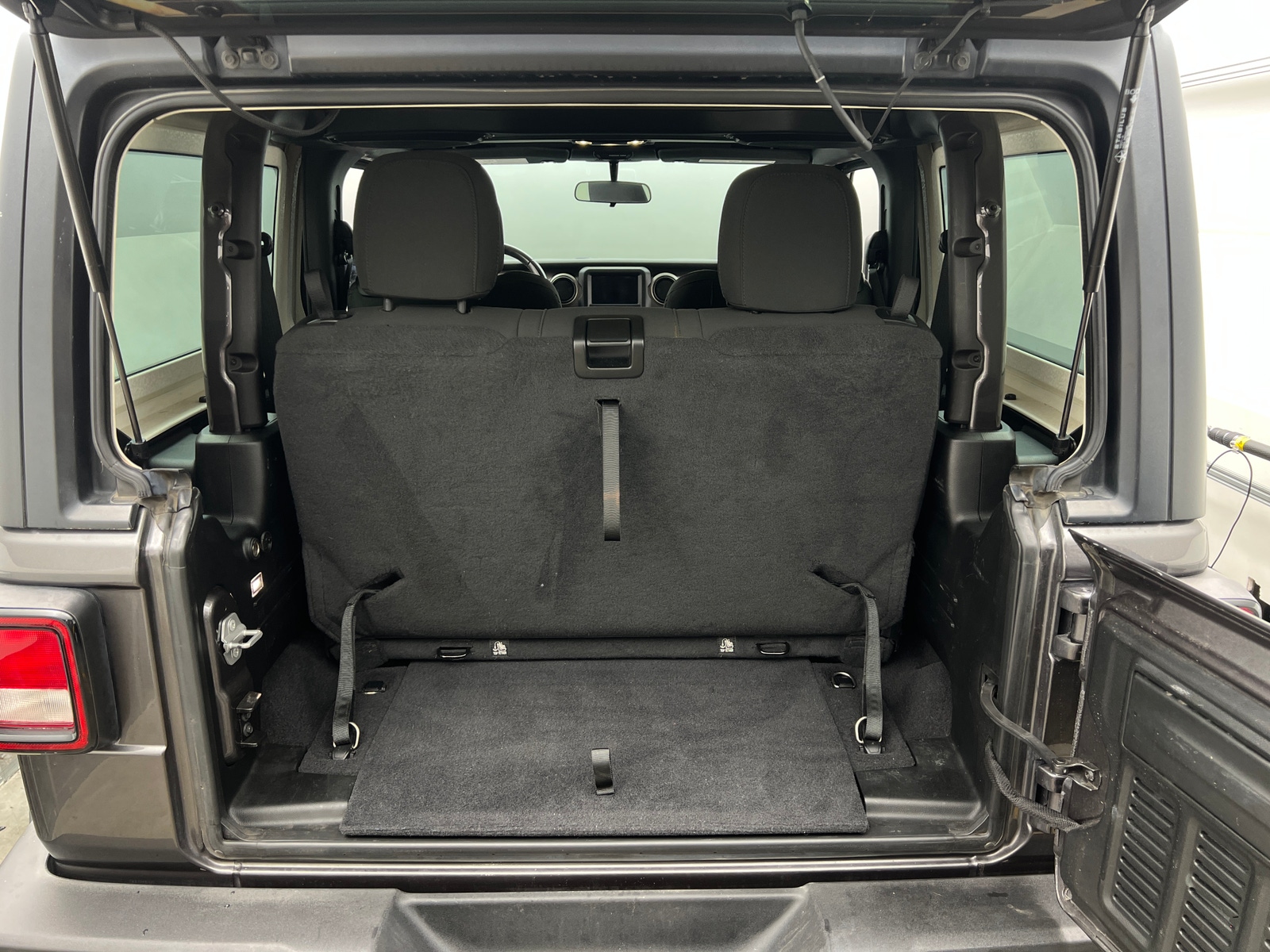 Thumbnail: 2020 Jeep Wrangler - 7