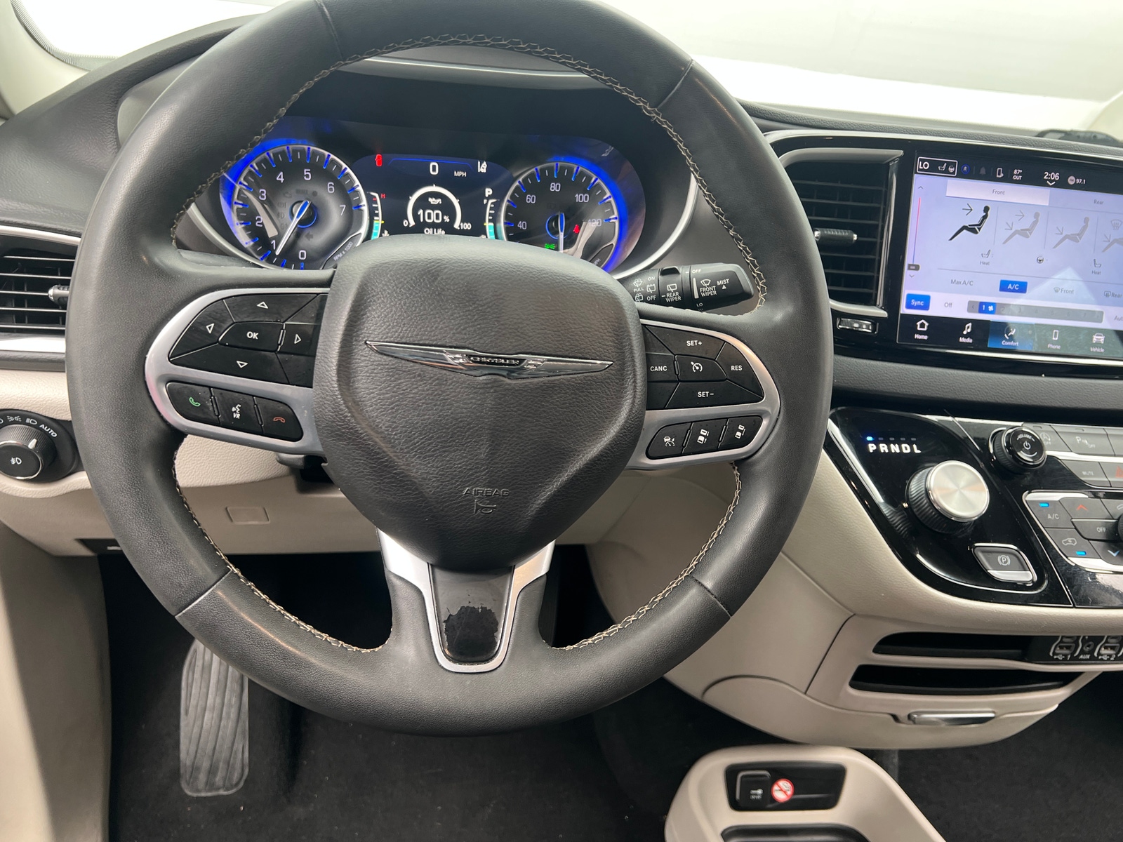 Thumbnail: 2024 Chrysler Pacifica - 4