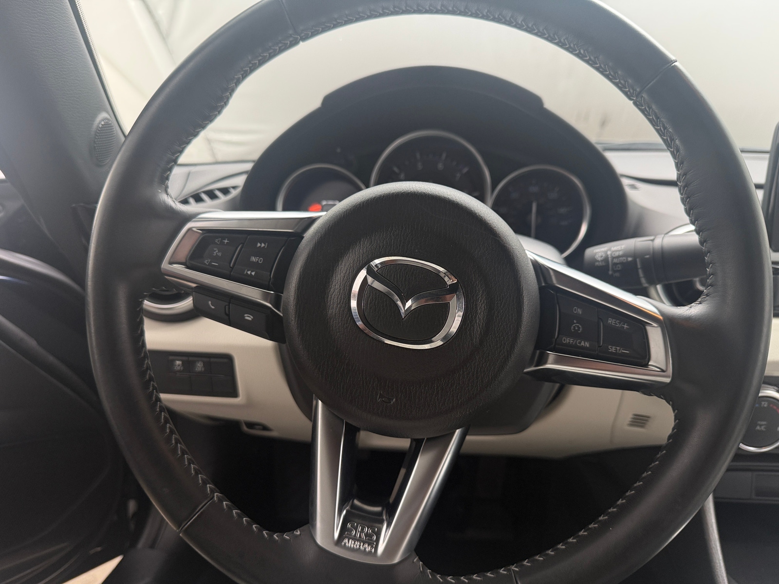 Thumbnail: 2021 Mazda MX-5 Miata - 4