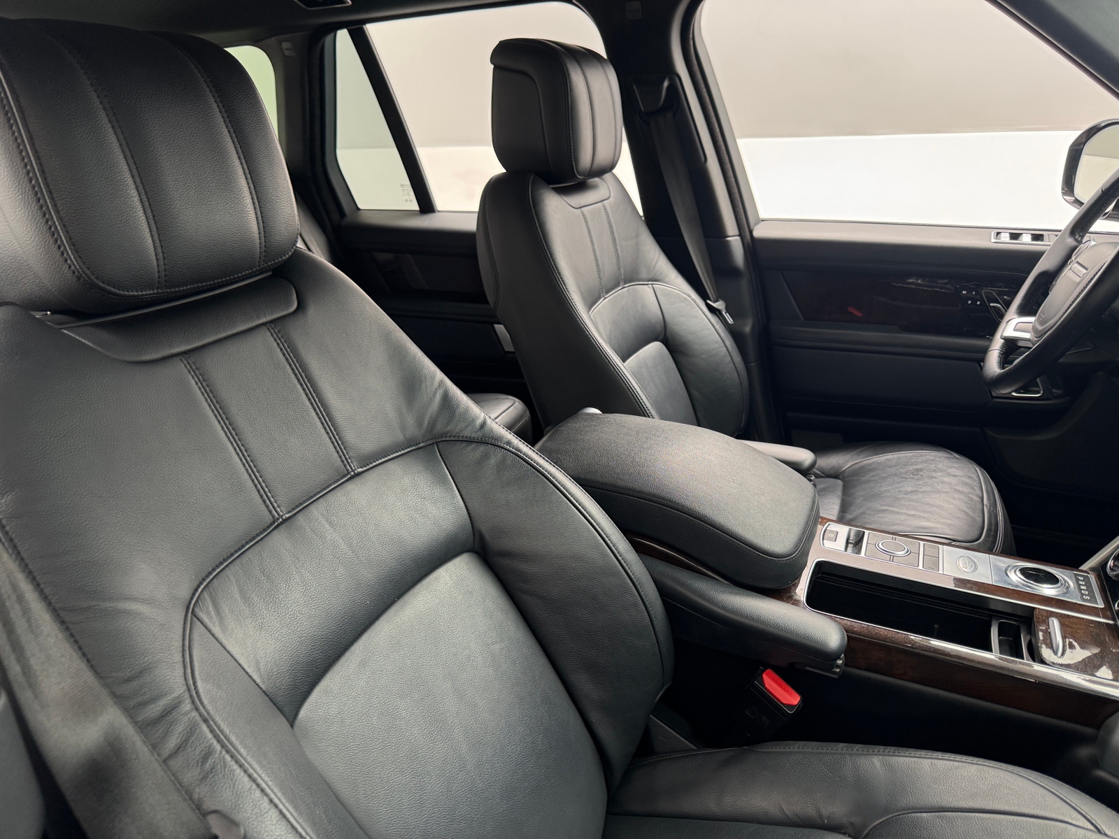 Thumbnail: 2021 Land Rover Range Rover - 2