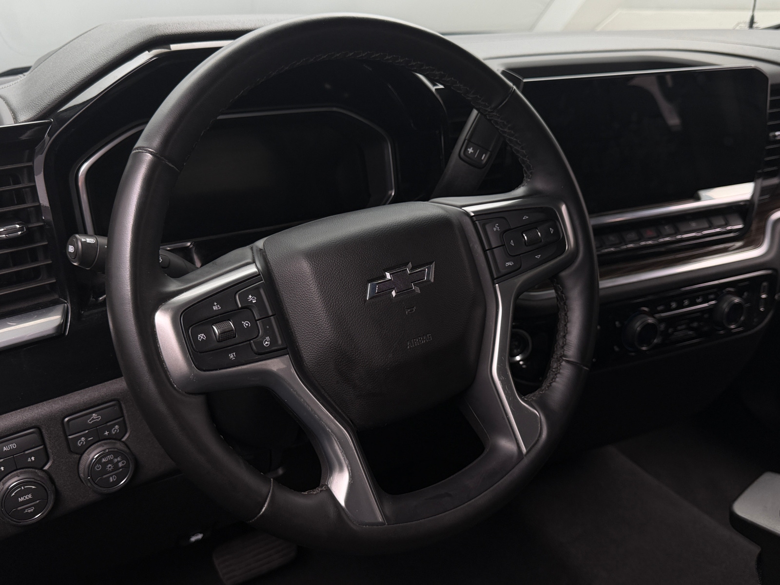 Thumbnail: 2026 Chevrolet Silverado 1500 - 5