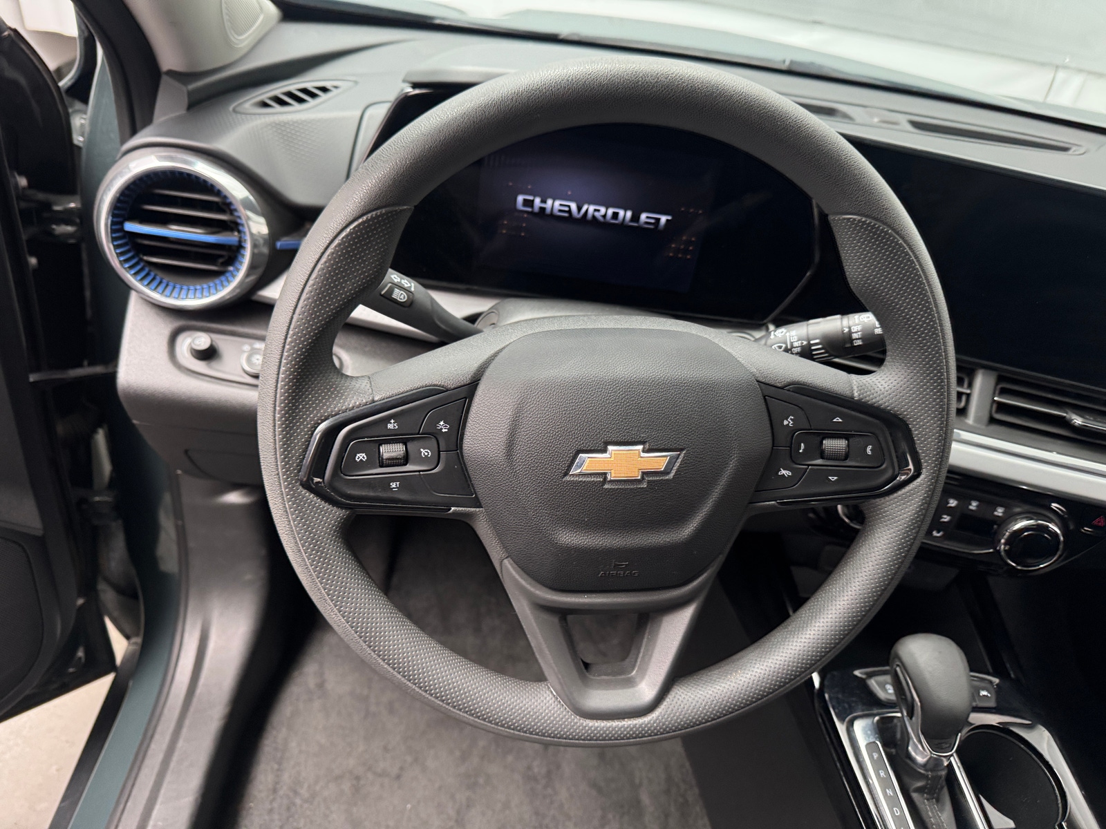 Thumbnail: 2025 Chevrolet Trax - 4