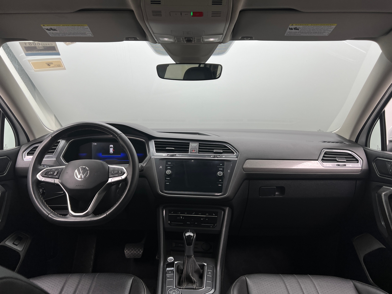Thumbnail: 2022 Volkswagen Tiguan - 3